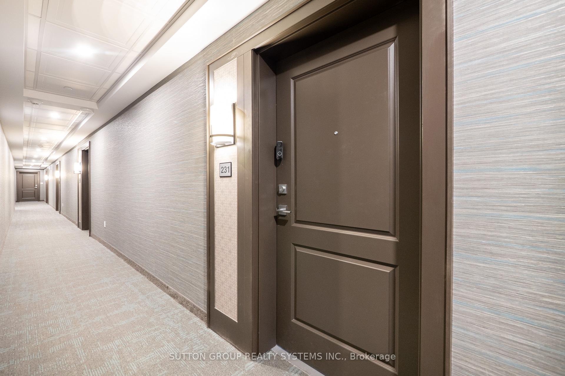 2 Bedrooms Condo at 460 Dundas, Hamilton For sale