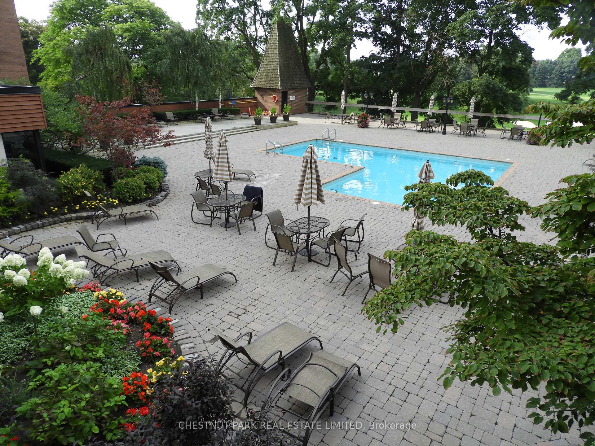 2 Bedrooms Condo at 1400 Dixie, Mississauga For sale