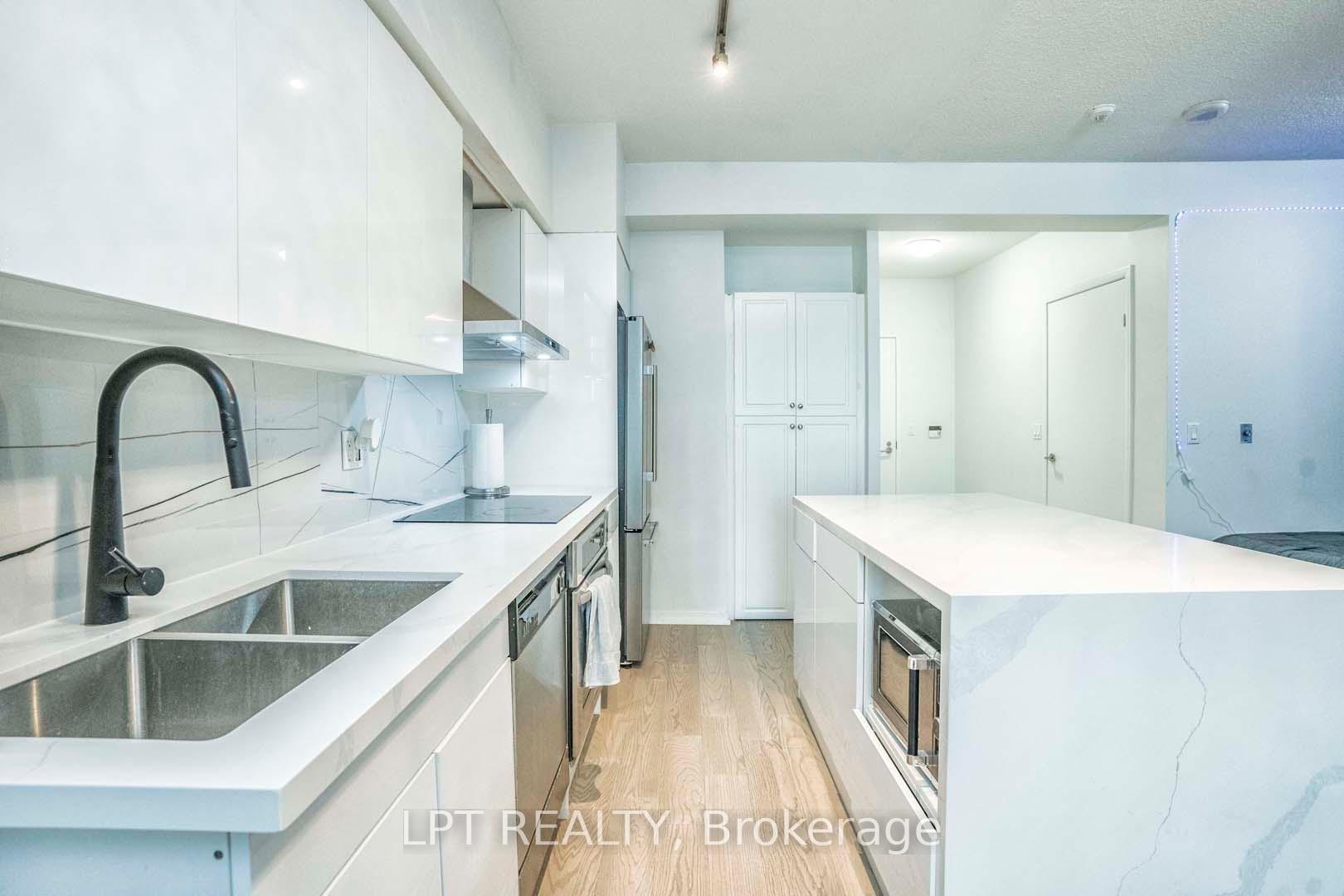 2 Bedrooms Condo at 215 Fort York, Toronto For sale