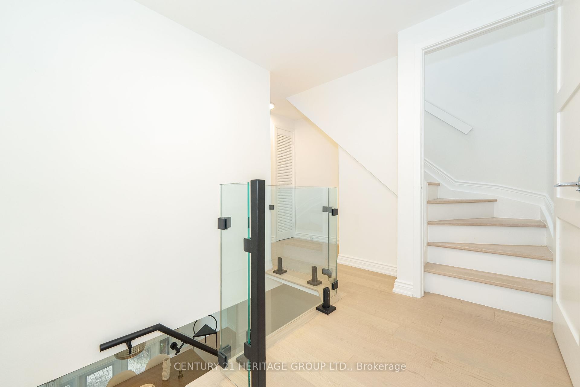 3 Bedrooms Condo at 280 Sherbourne, Toronto For sale