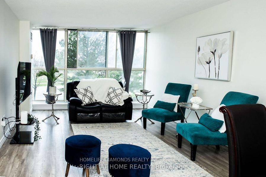 2 Bedrooms Condo at 4205 SHIPP,  Mississauga For sale