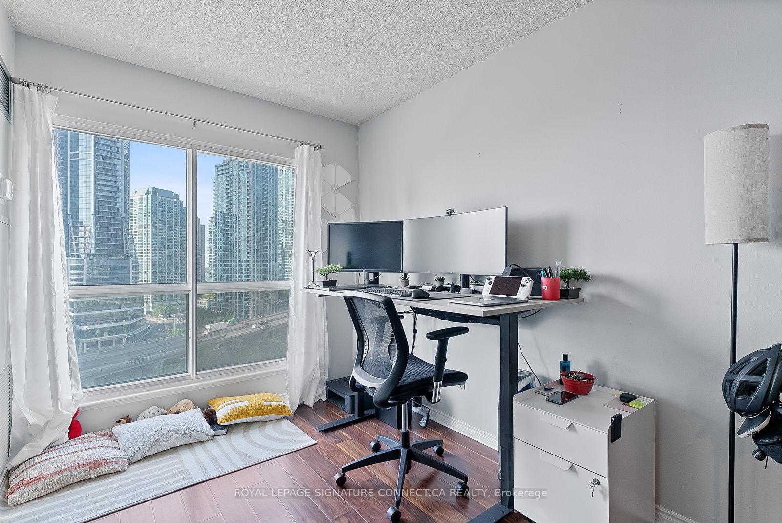 2 Bedrooms Condo at 25 The Esplanade, Toronto For sale