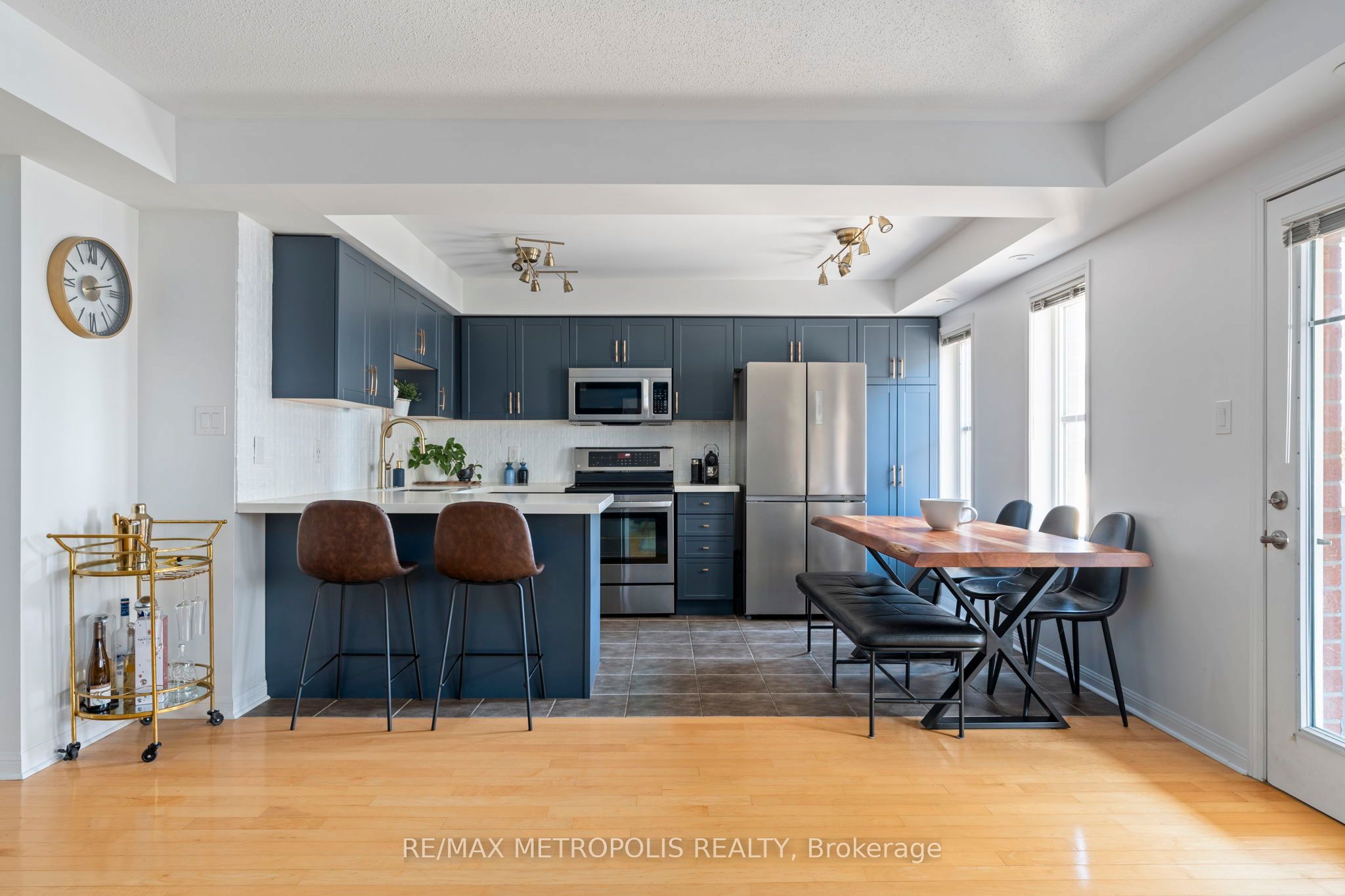 734 Neighbourhood Circle, #4