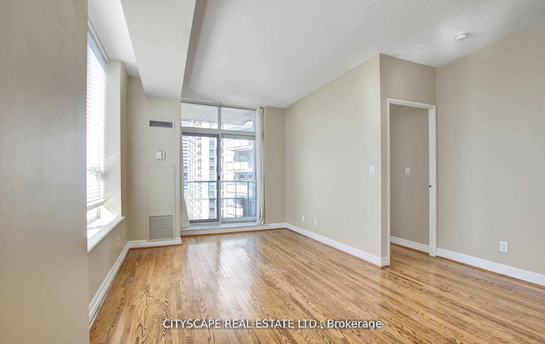 70 Alexander Street, #802
