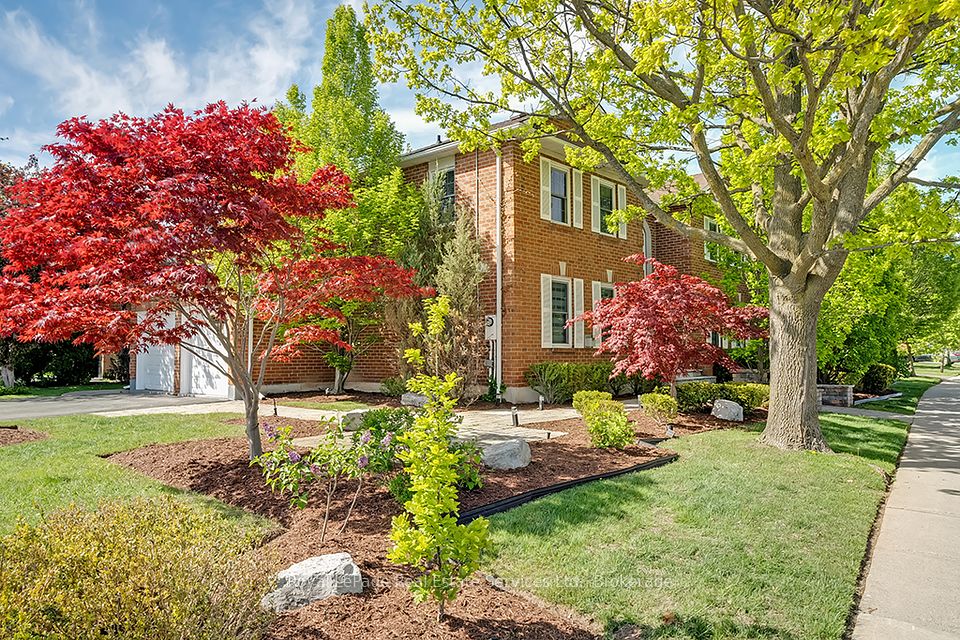 2101 Grosvenor Street, Oakville, ON L6H 4N1