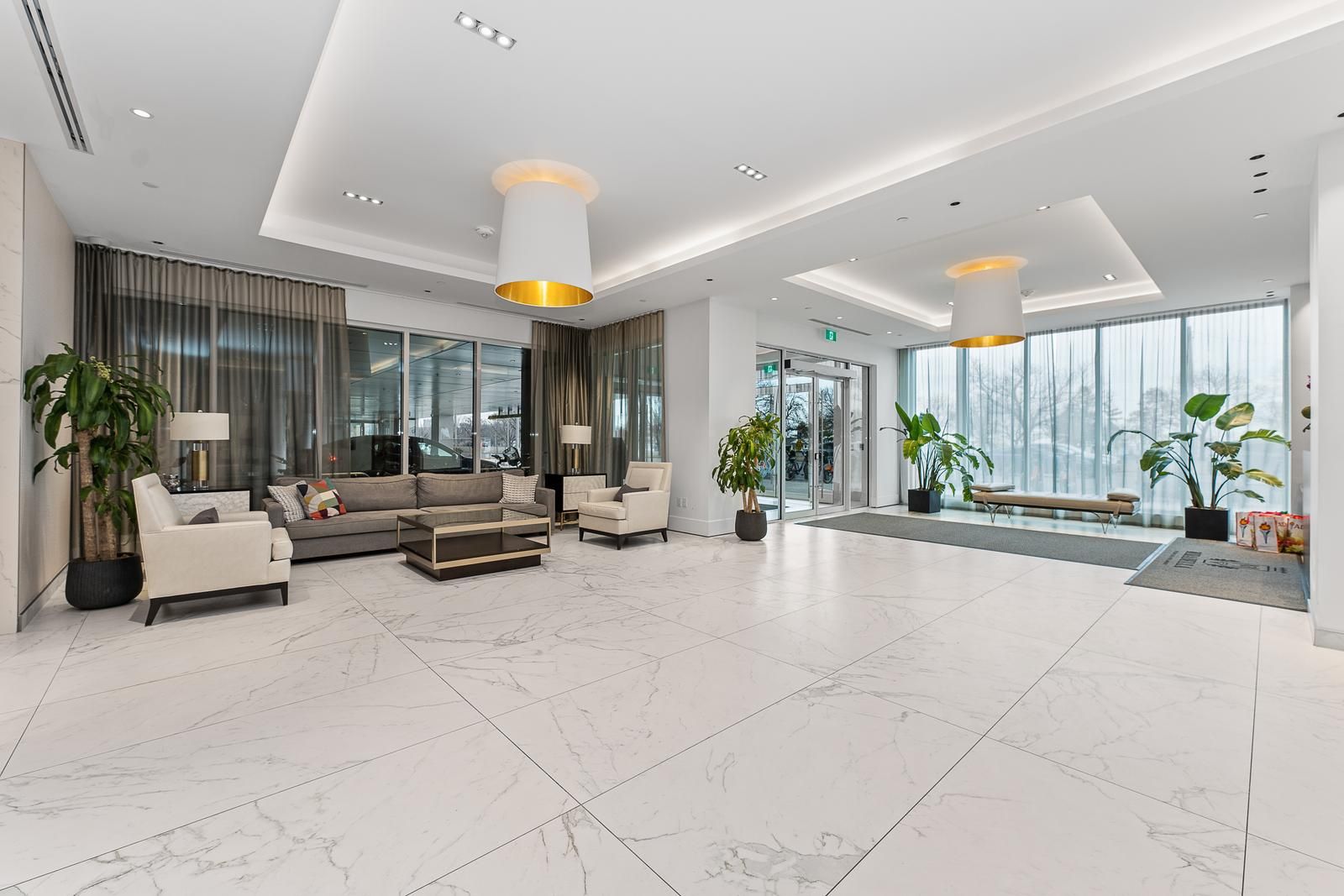 1928 Lakeshore Boulevard 4203