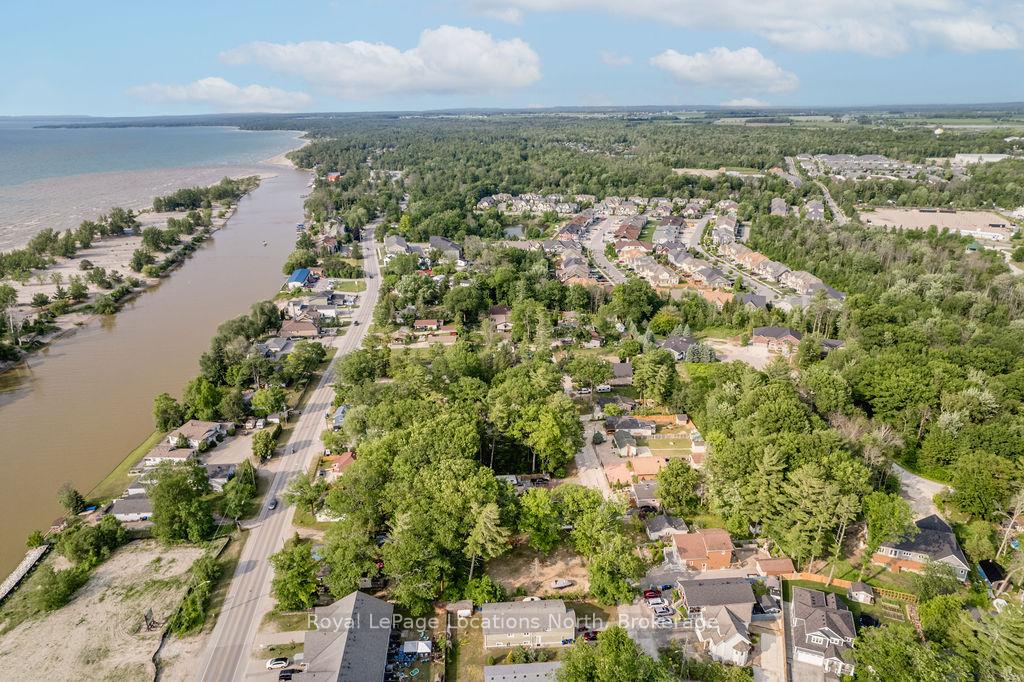 38 Laidlaw Street, Wasaga Beach, ON L9Z 2L2