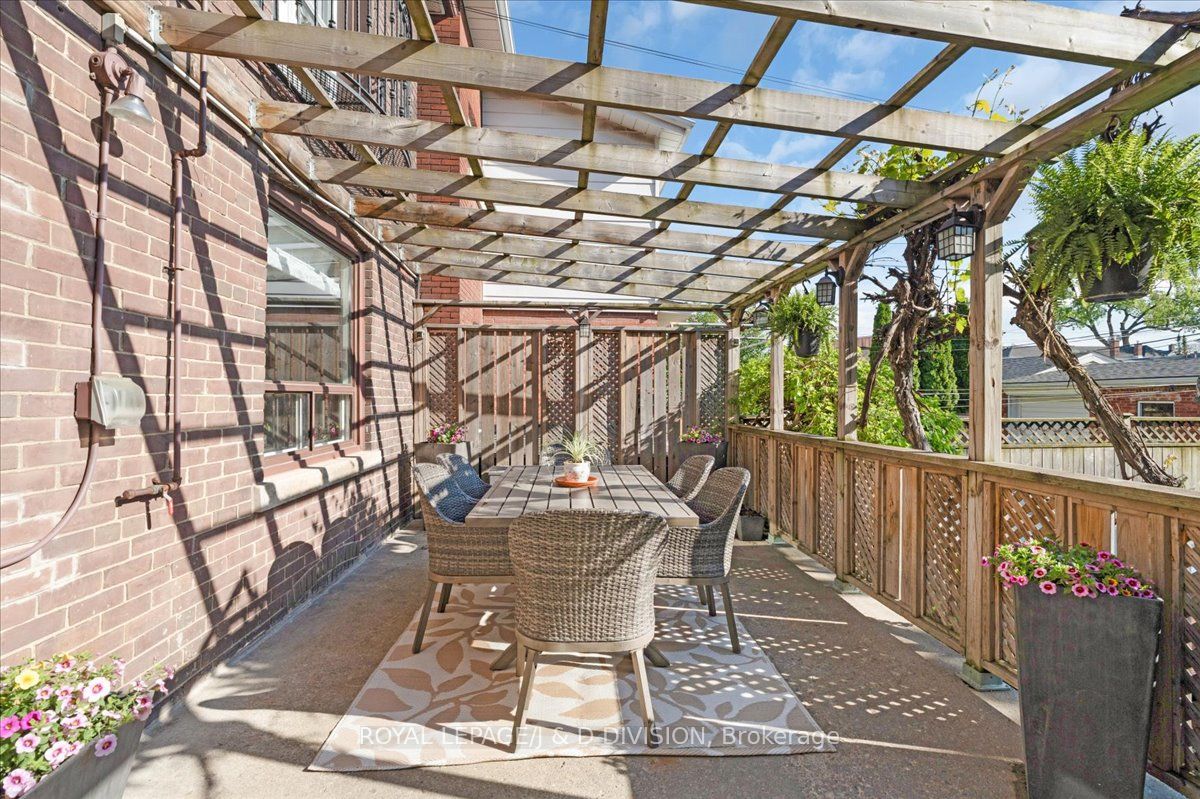 672 Shaw Street
