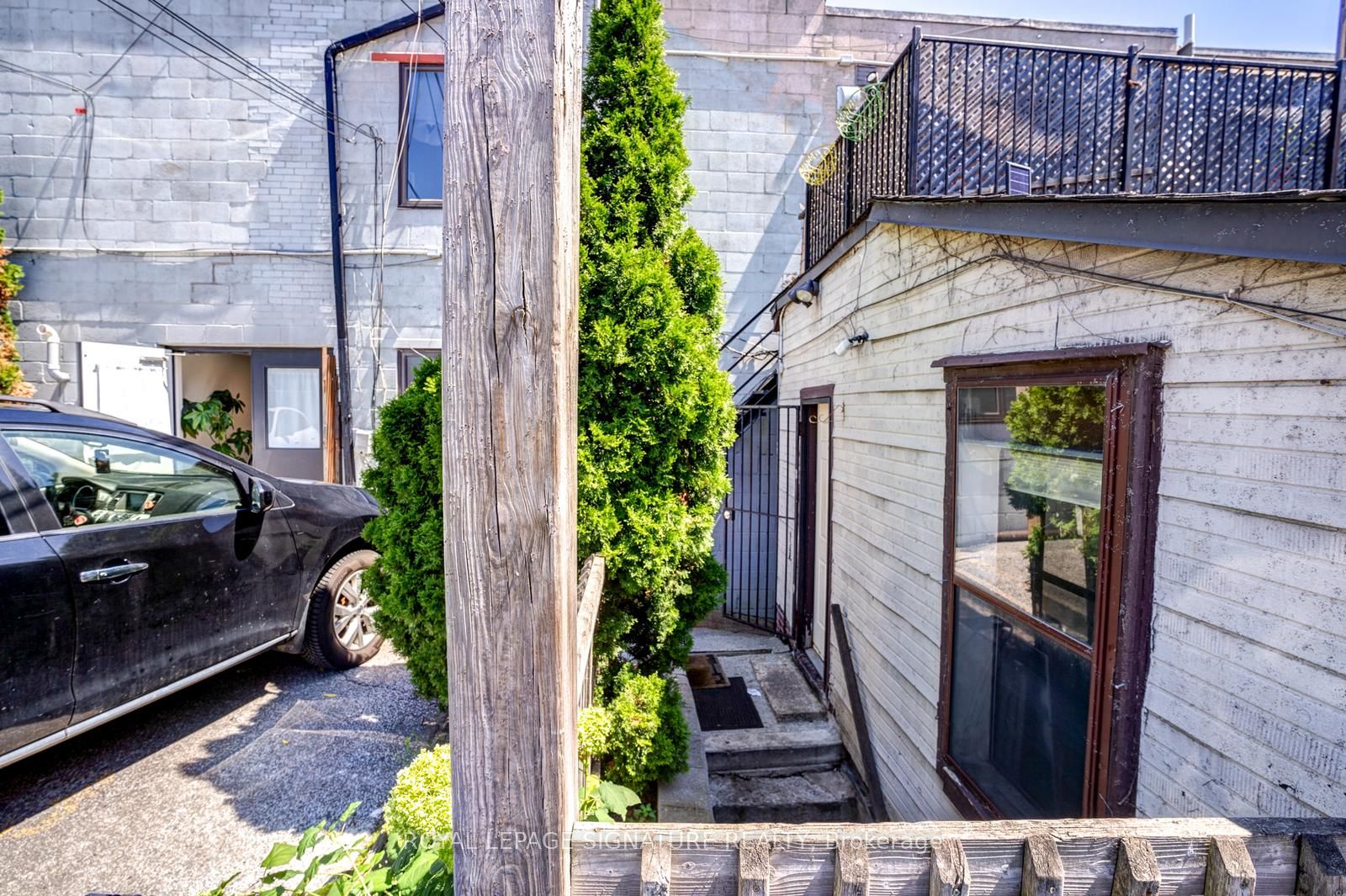 926 King Street W, #Main