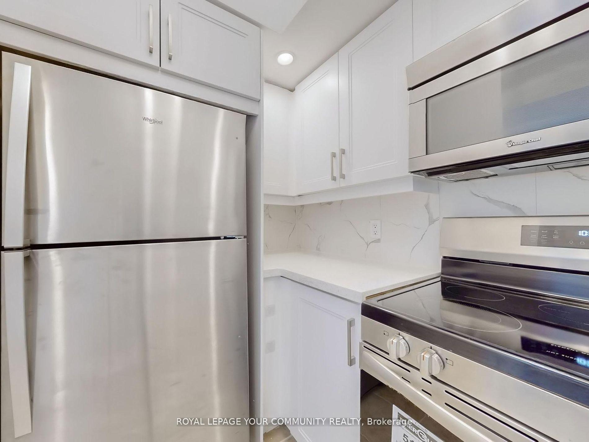 2 Bedrooms Condo at 15 Northtown,  Toronto For sale