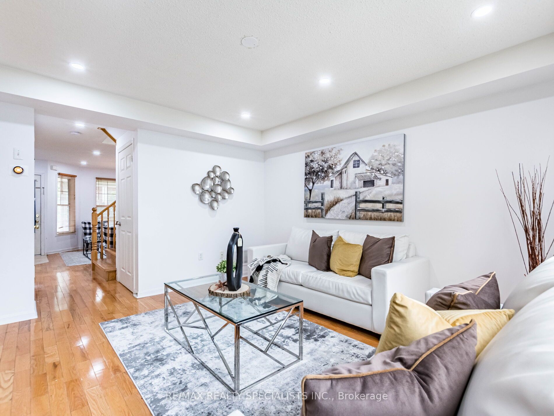 105 DECKER HOLLOW Circle