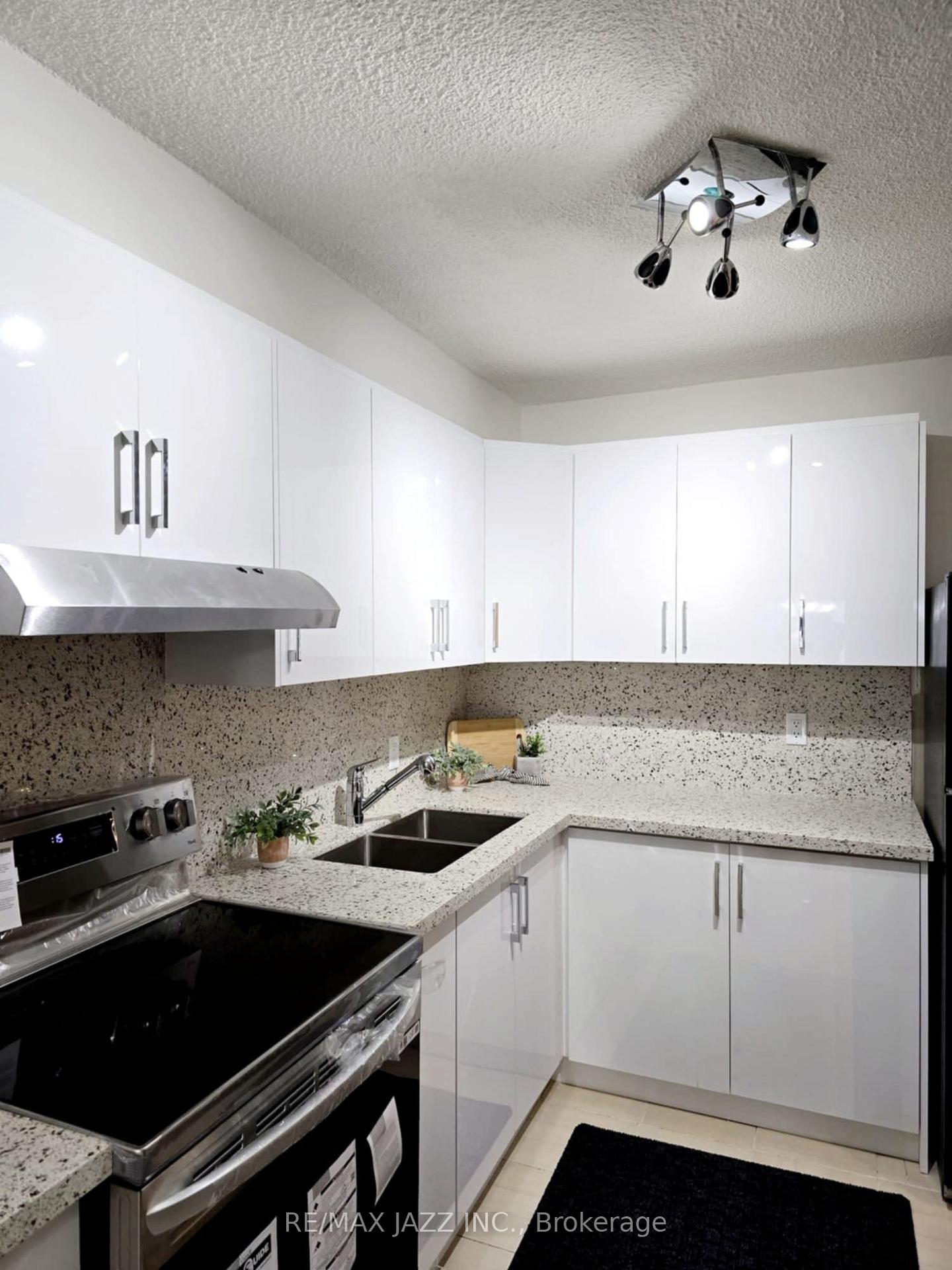 3 Bedrooms Condo at 4091 Sheppard,  Toronto For sale