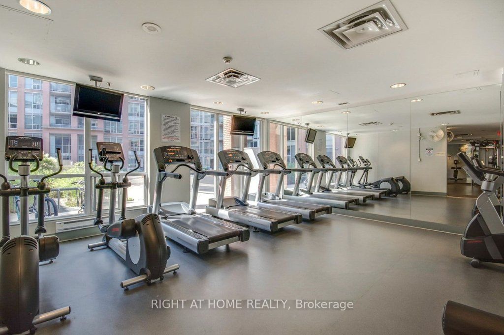 1005 King Street W, #613