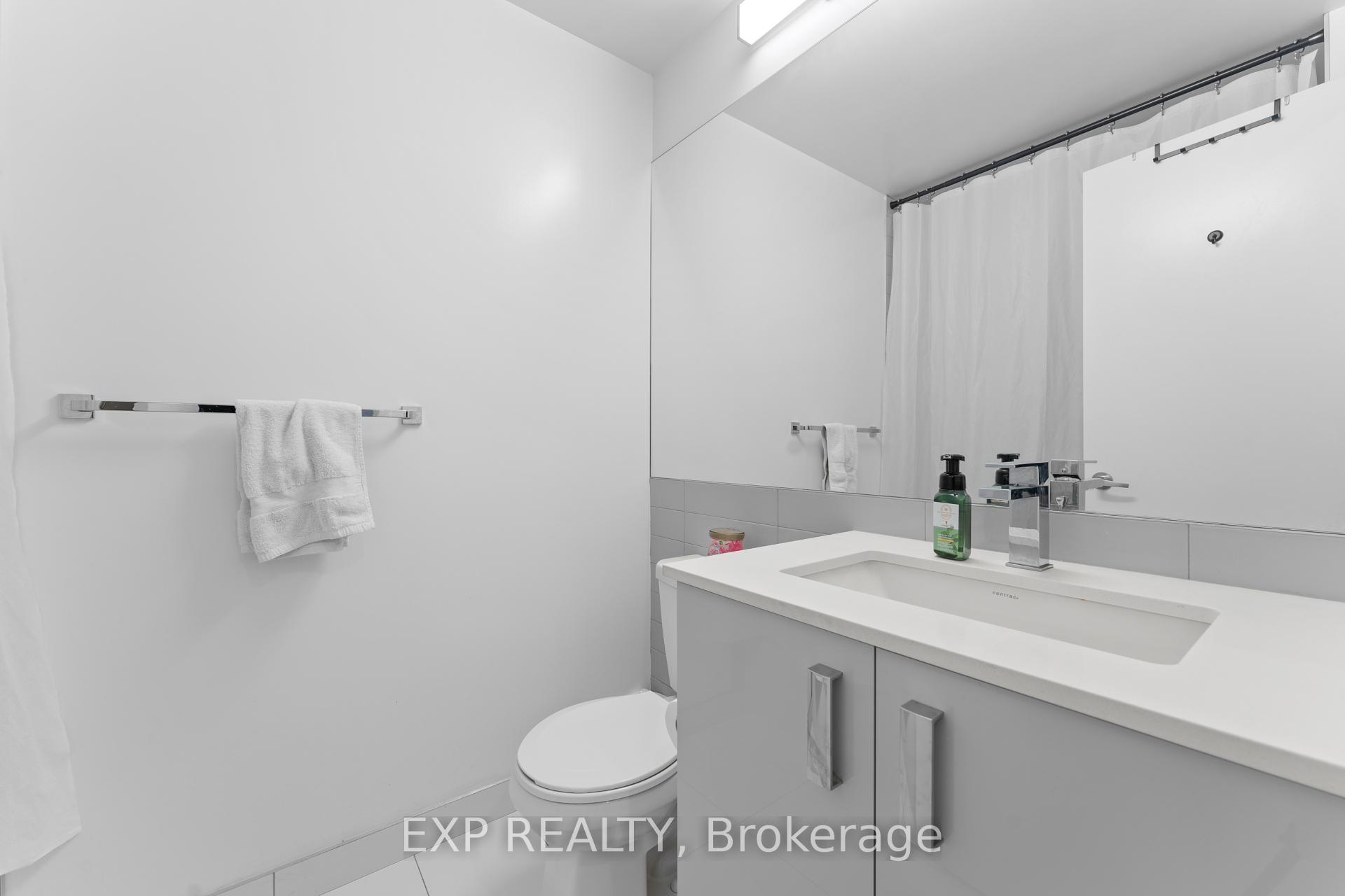 2 Bedrooms Condo at 30 Gibbs, Toronto For sale