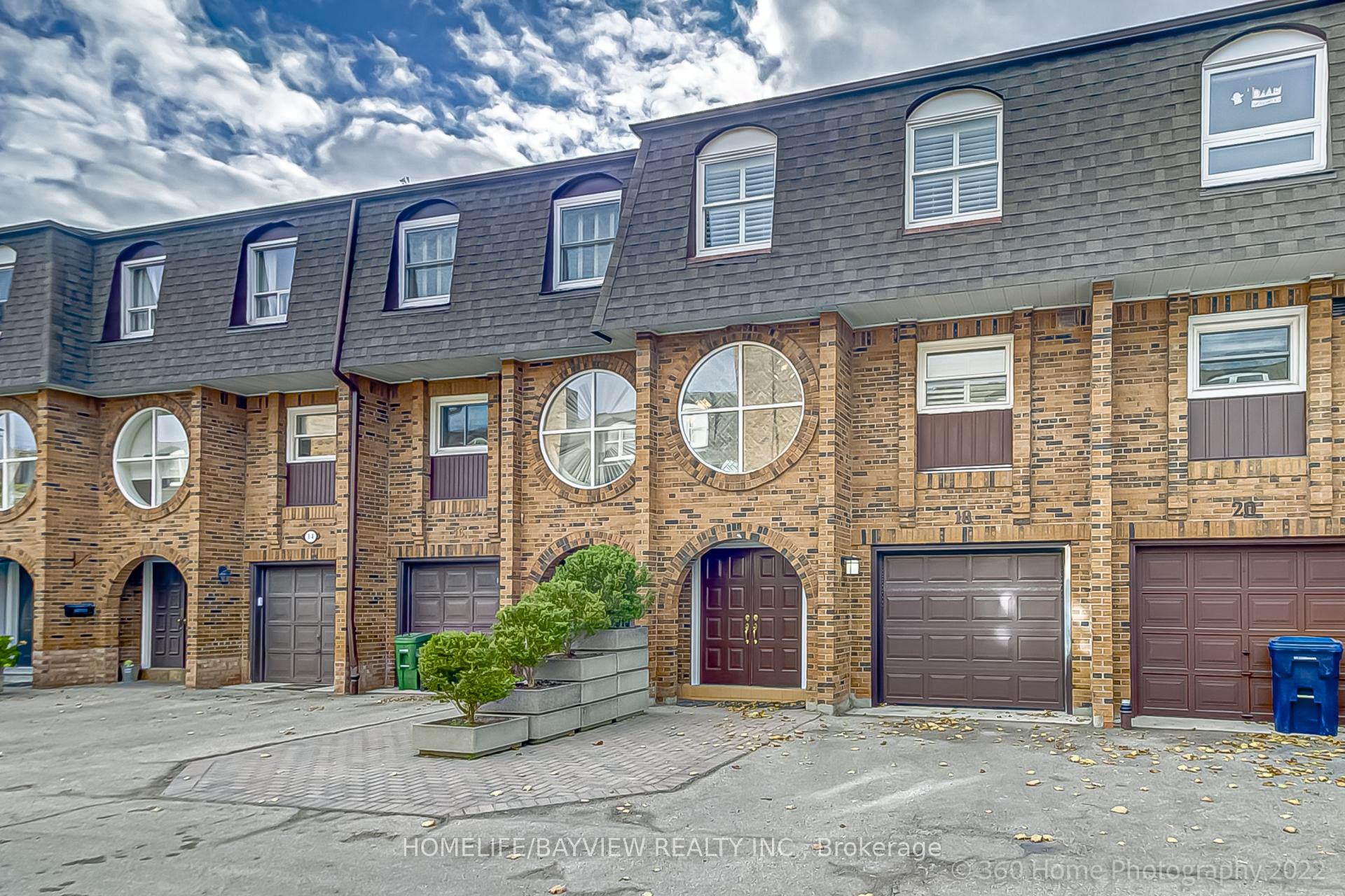 3 Bedrooms Condo at 18 Oaken Gate,  Toronto For sale