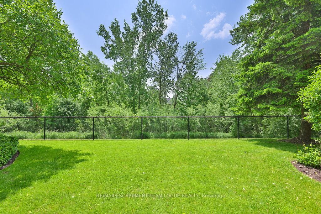 4 Bedrooms Condo at 4211 Millcroft Park, Burlington For sale