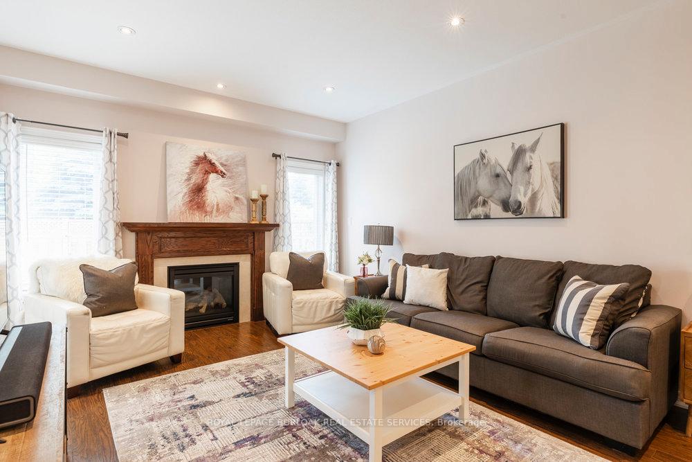3 Bedrooms Condo at 441 Stonehenge, Hamilton For sale