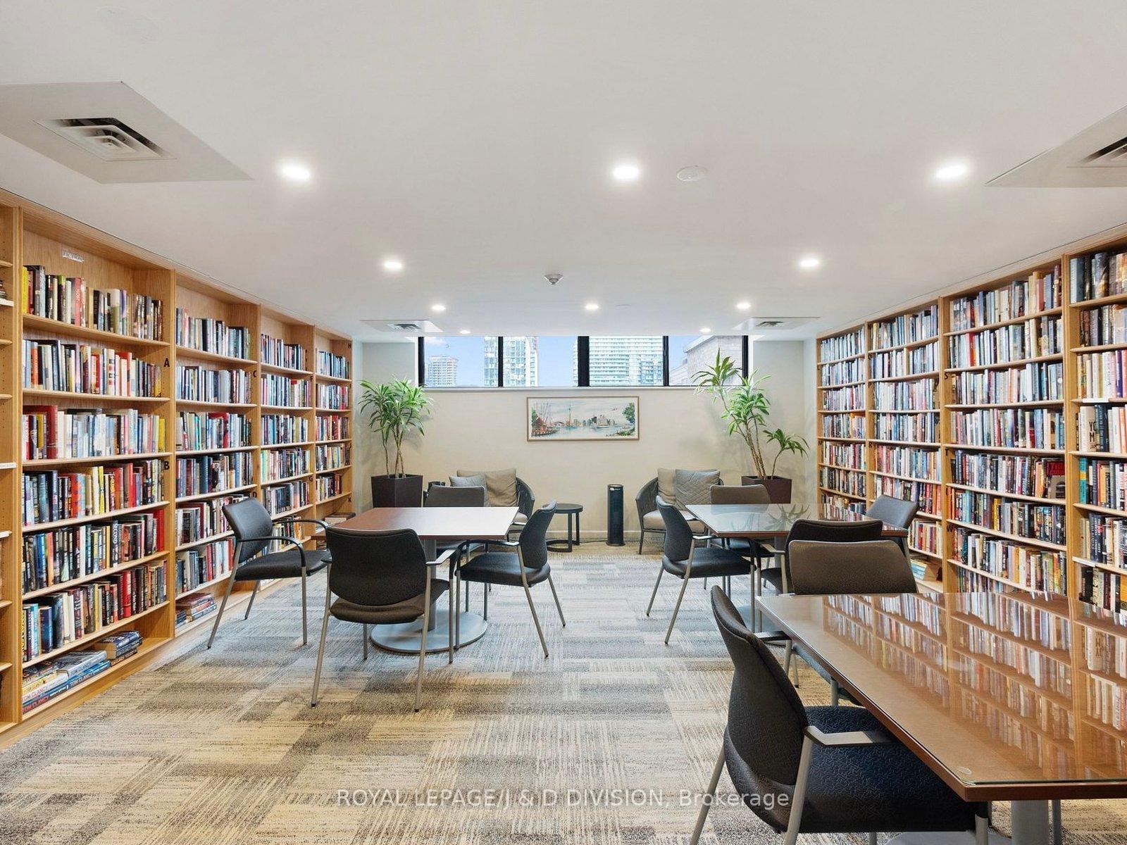 2 Bedrooms Condo at 80 Front,  Toronto For sale