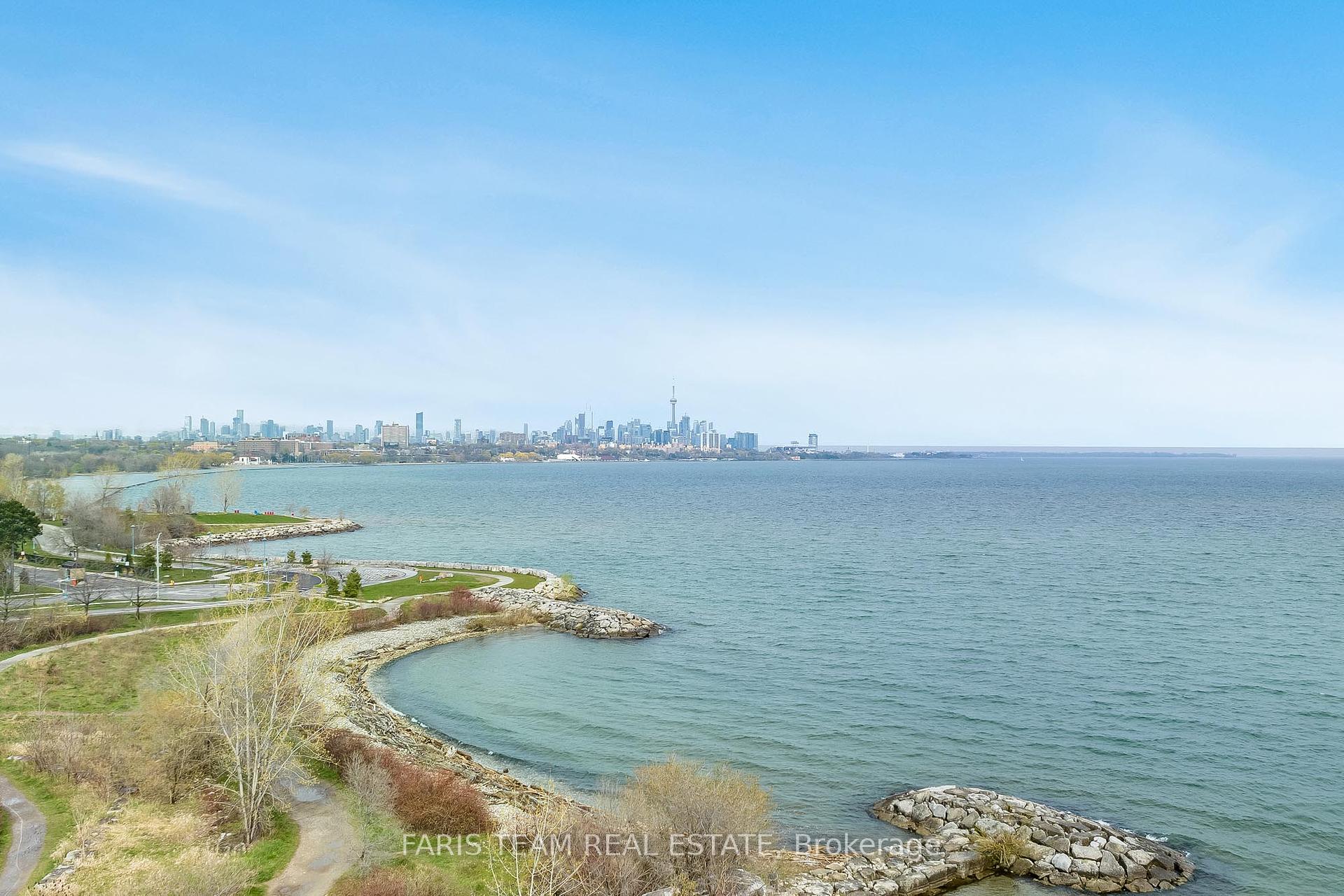 2 Bedrooms Condo at 88 Palace Pier,  Toronto For sale