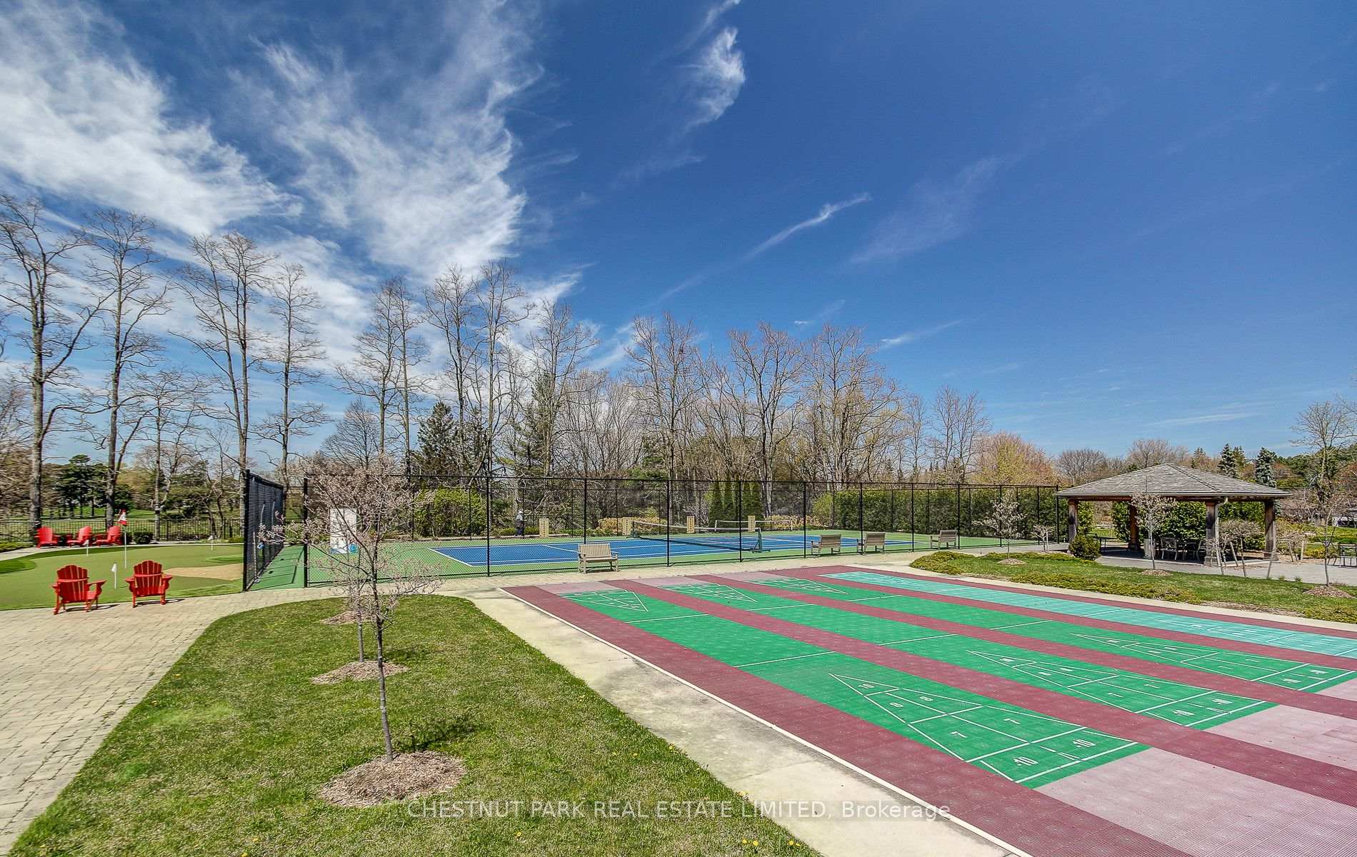 2 Bedrooms Condo at 1400 Dixie, Mississauga For sale