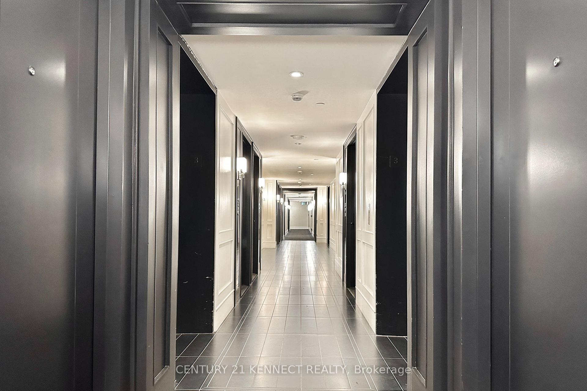 #313 – 955 Bay Street, Toronto, ON M5S 2A2