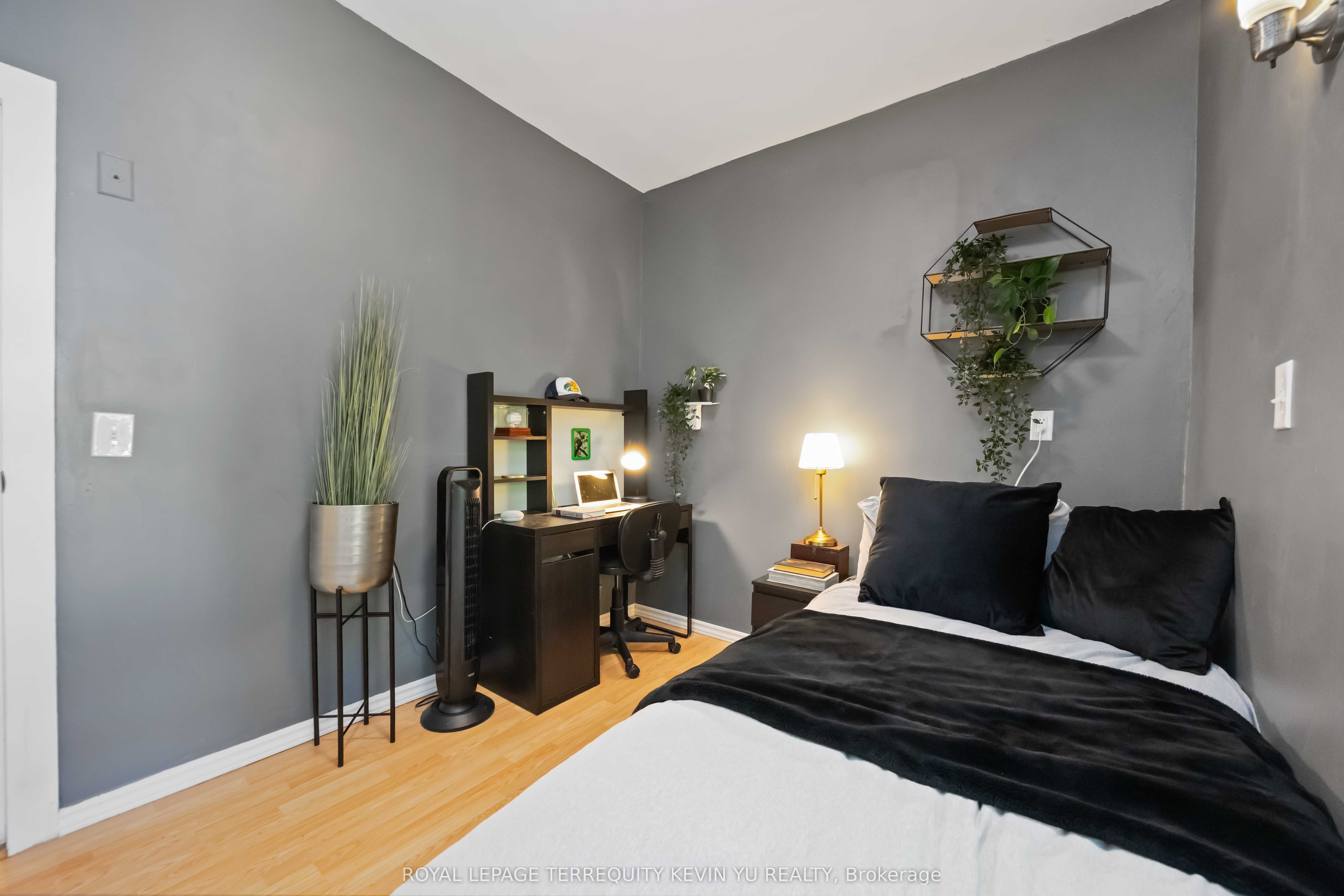 23 Edwin Avenue