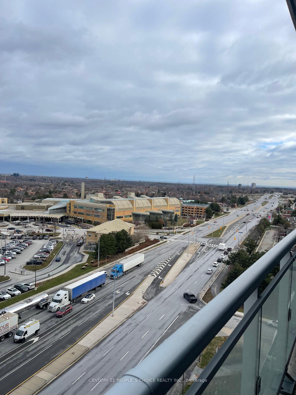 3 Bedrooms Condo at 2520 Eglinton, Mississauga For sale