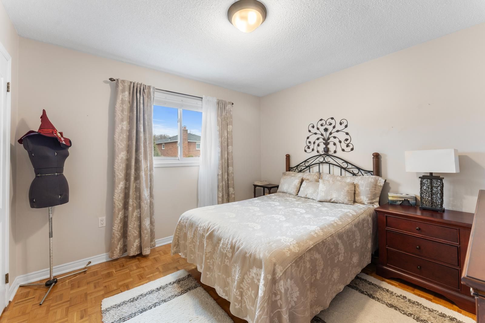 130 Pentland Crescent