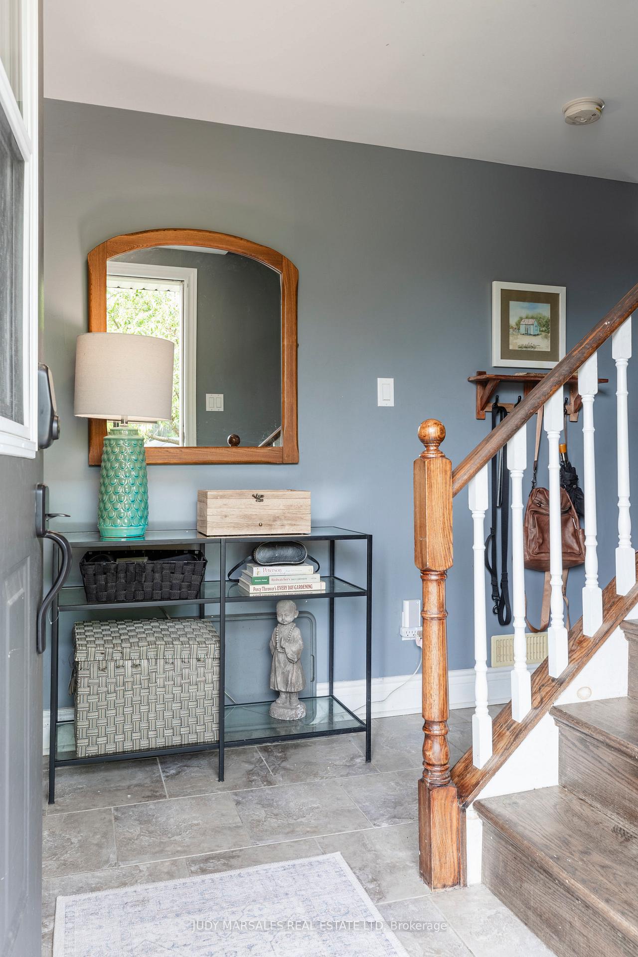 3 Bedrooms Condo at 100 Beddoe, Hamilton For sale
