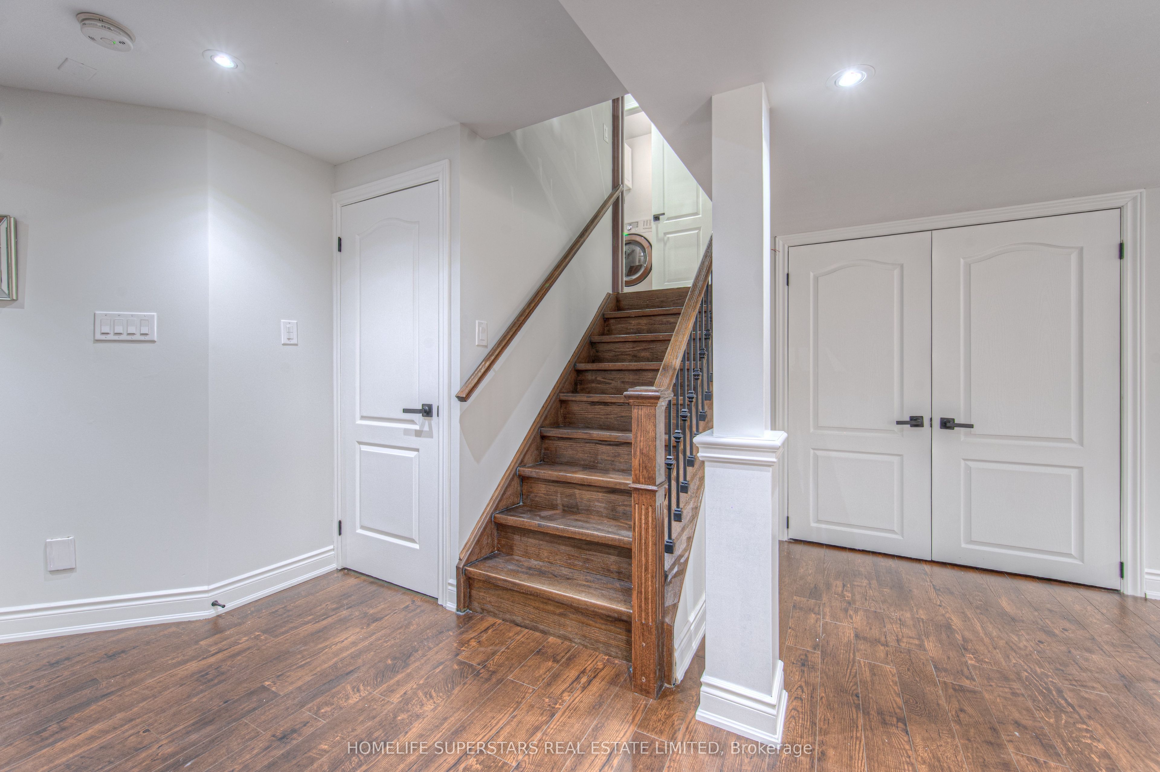 5676 Fantasia Manor