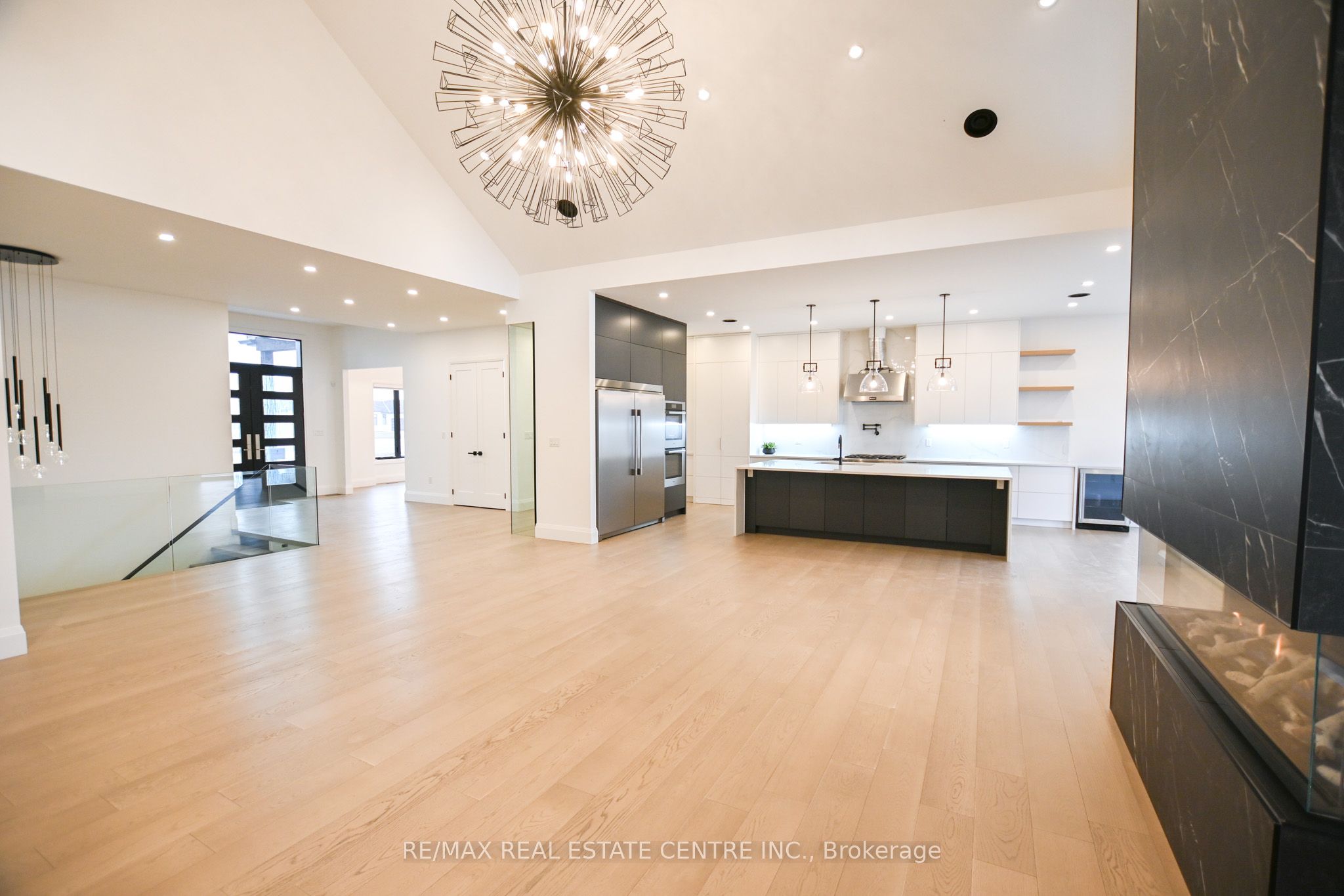 7325 Sunset Place, #3
