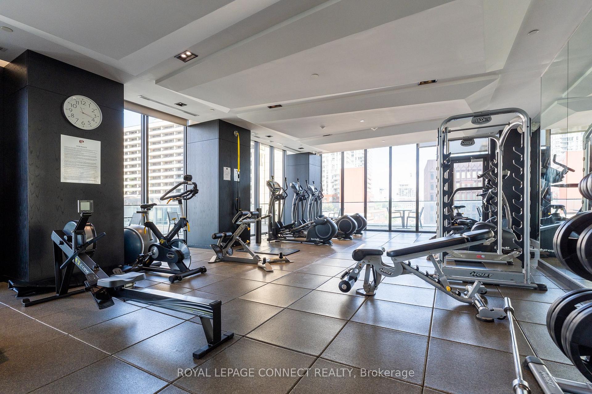 2 Bedrooms Condo at 8 Eglinton, Toronto For sale