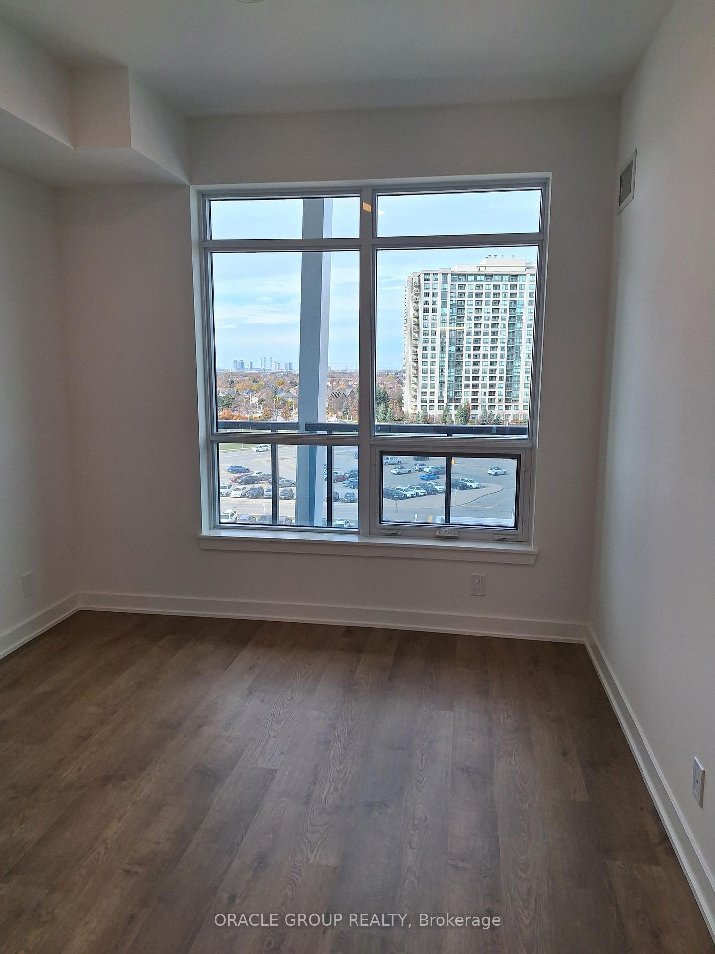 2 Bedrooms Condo at 30 Upper Mall,  Vaughan For sale