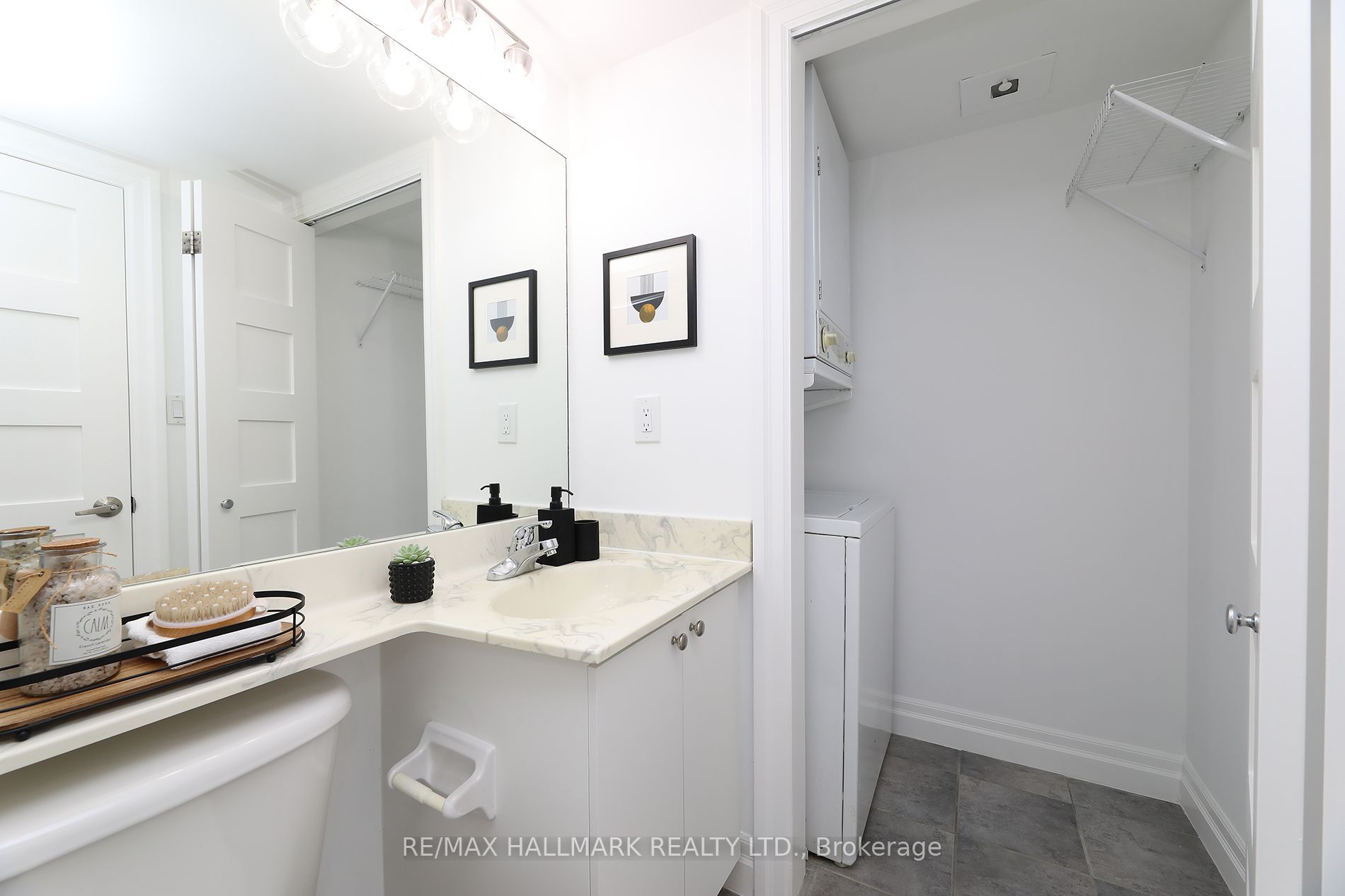 1029 King Street W, #818
