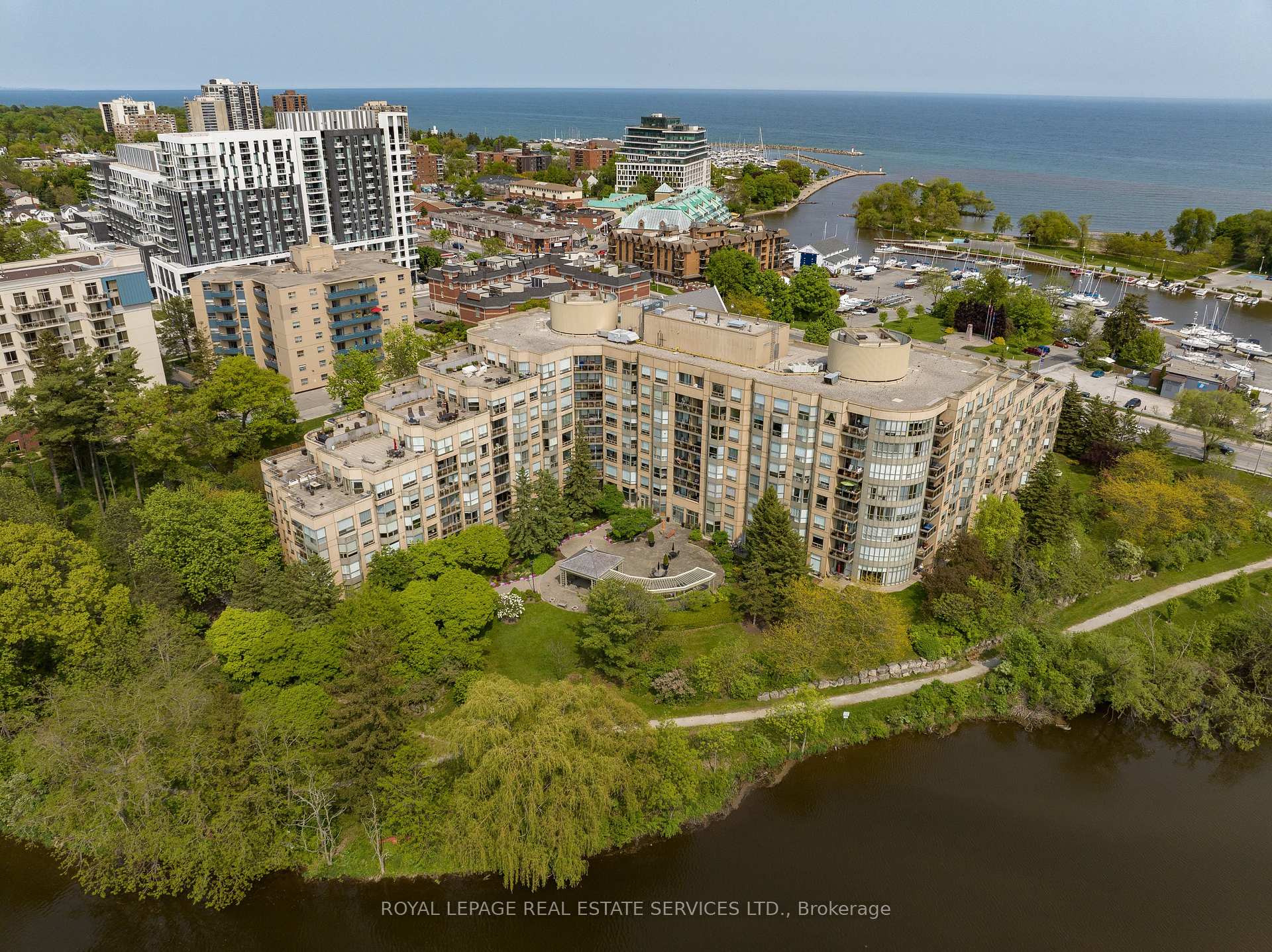 2 Bedrooms Condo at 2511 Lakeshore,  Oakville For sale