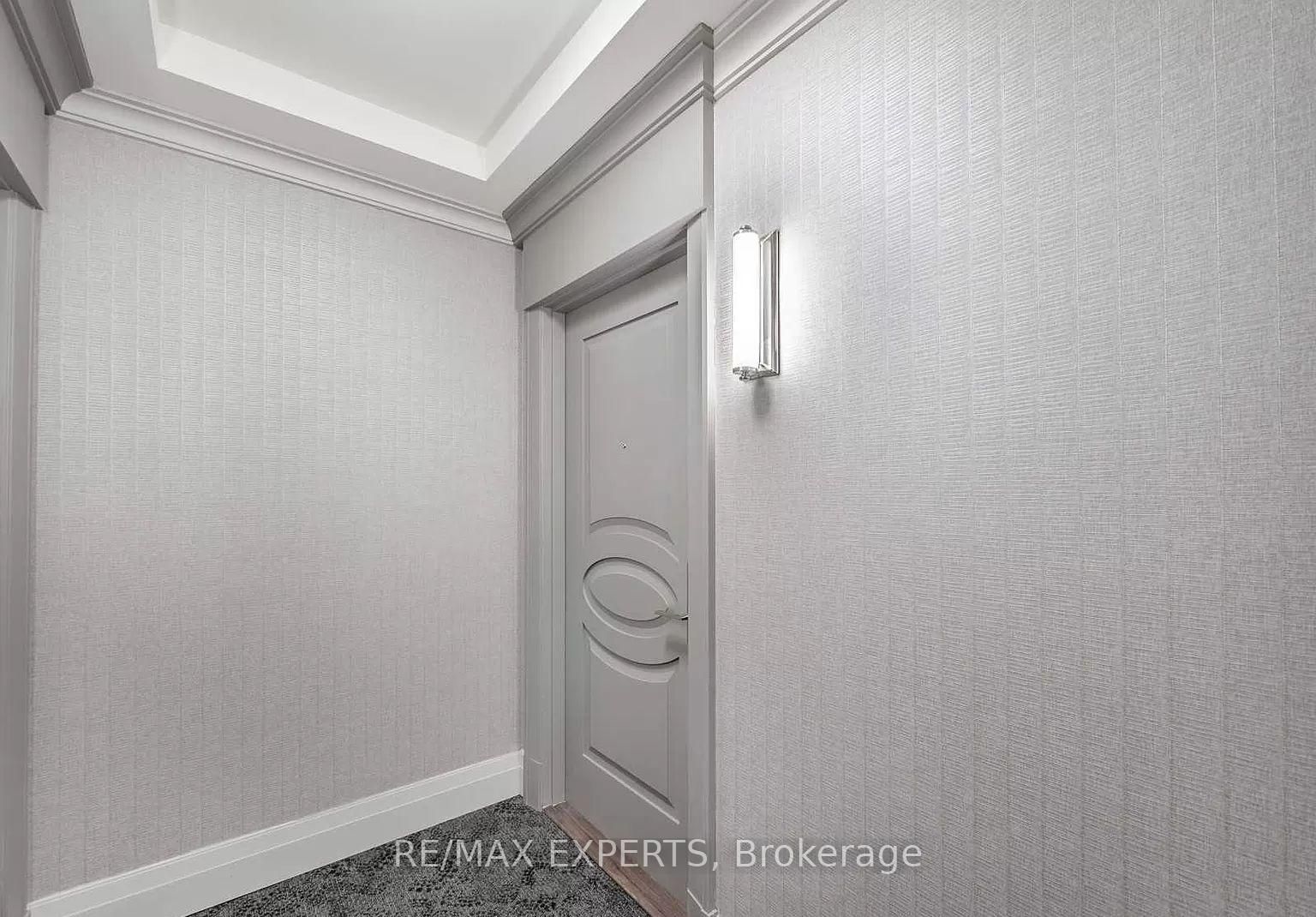 9075 Jane Street 1004