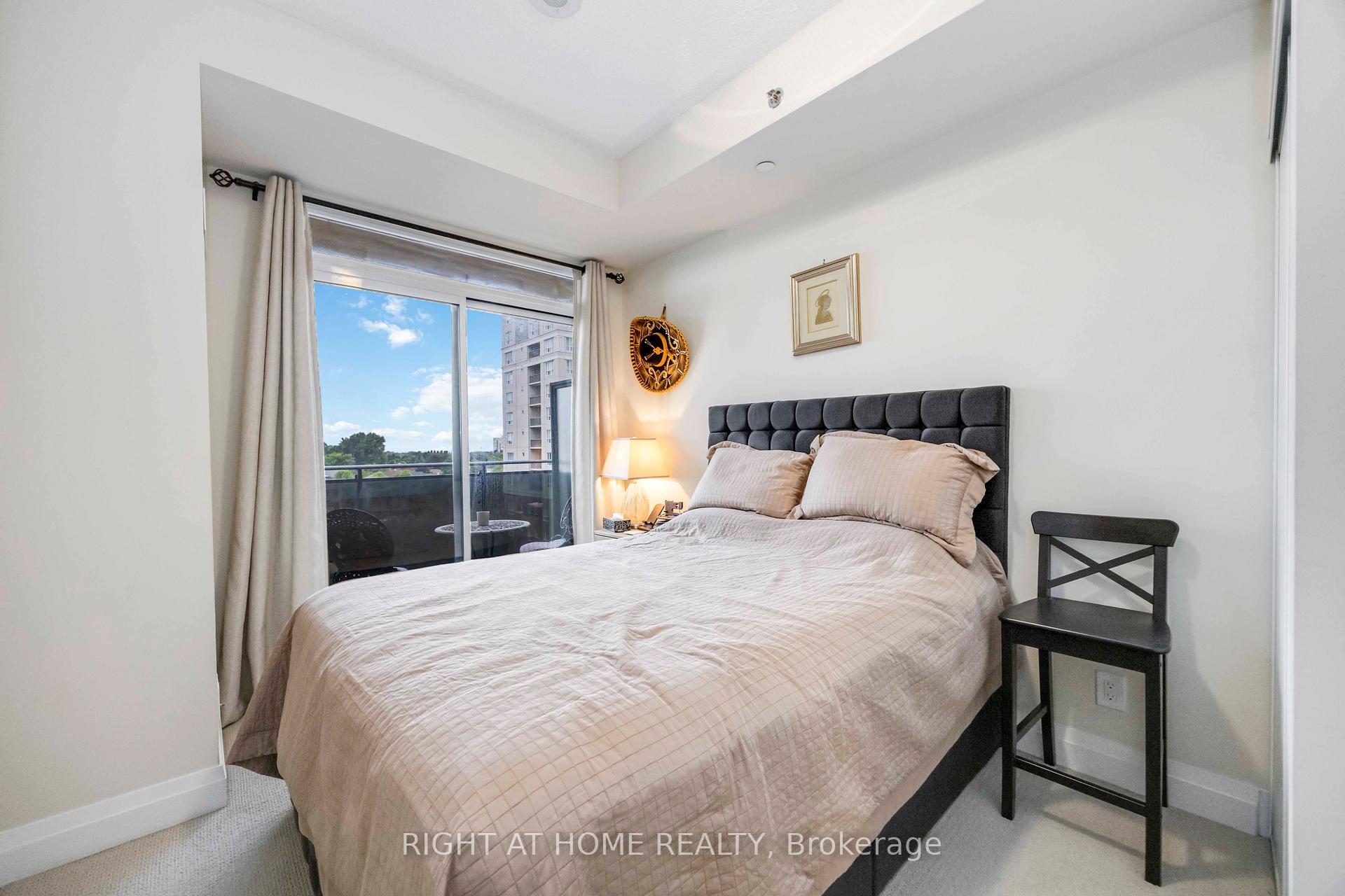 2 Bedrooms Co-op at 520 Steeles, Vaughan For sale