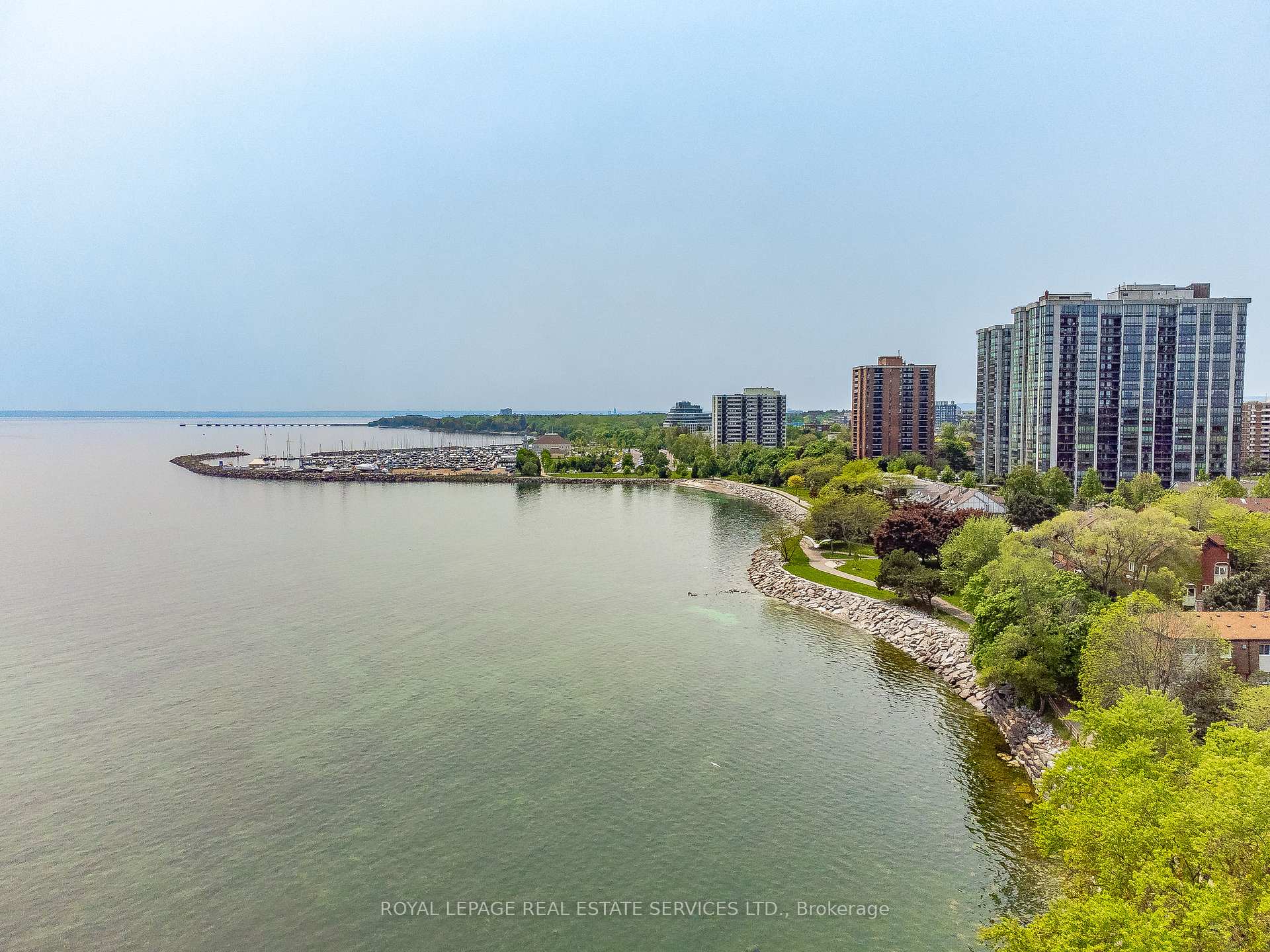3 Bedrooms Condo at 2098 Marine, Oakville For sale