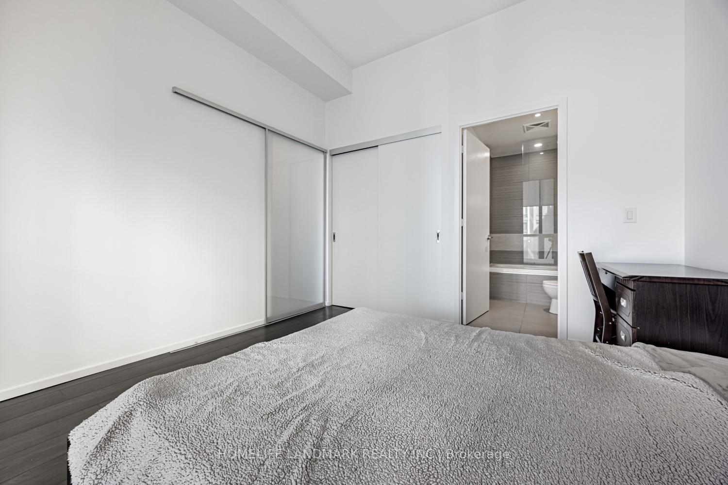 2 Bedrooms Condo at 8 Charlotte,  Toronto For sale