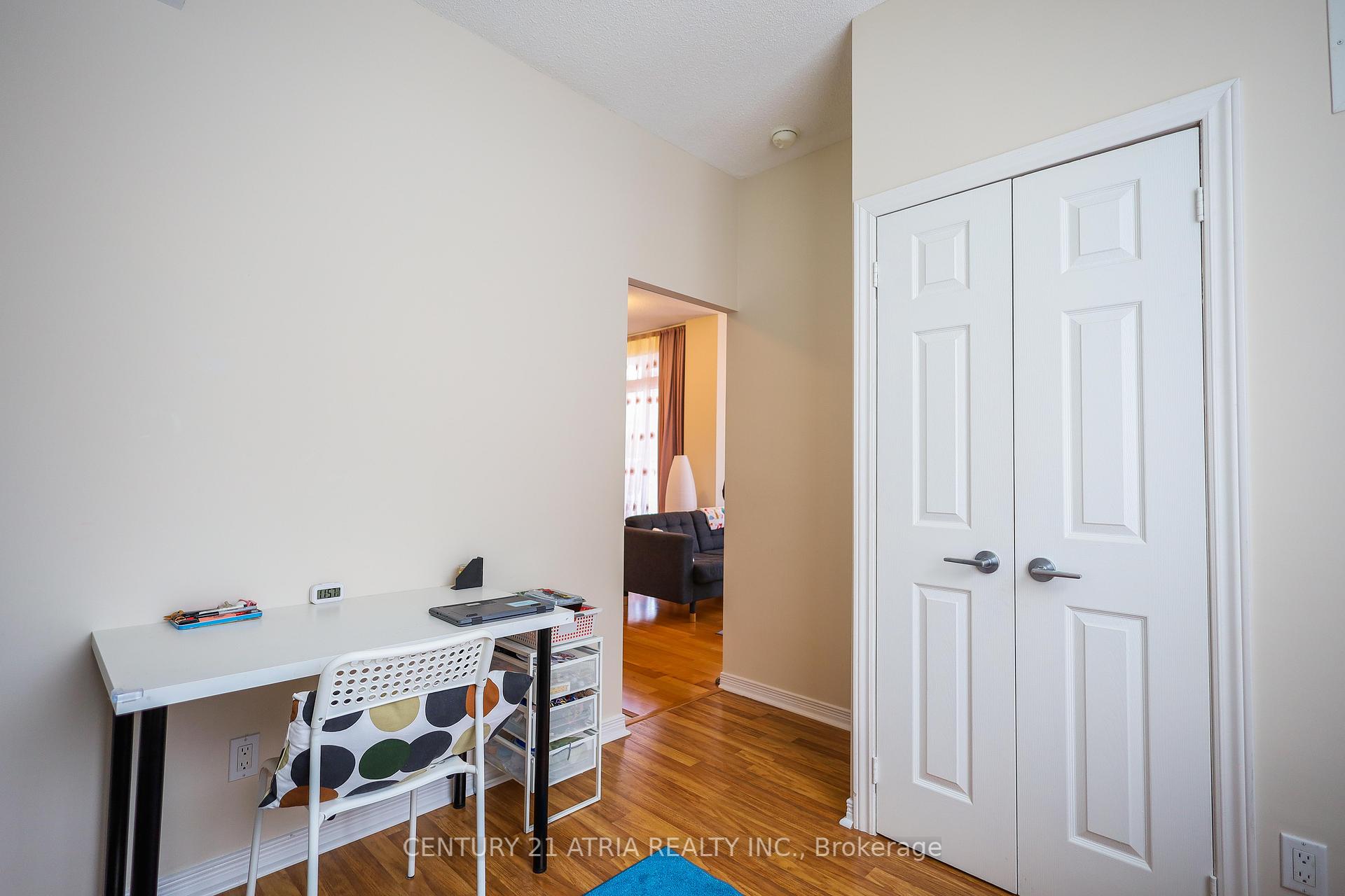 2 Bedrooms Condo at 455 Rosewell, Toronto For sale