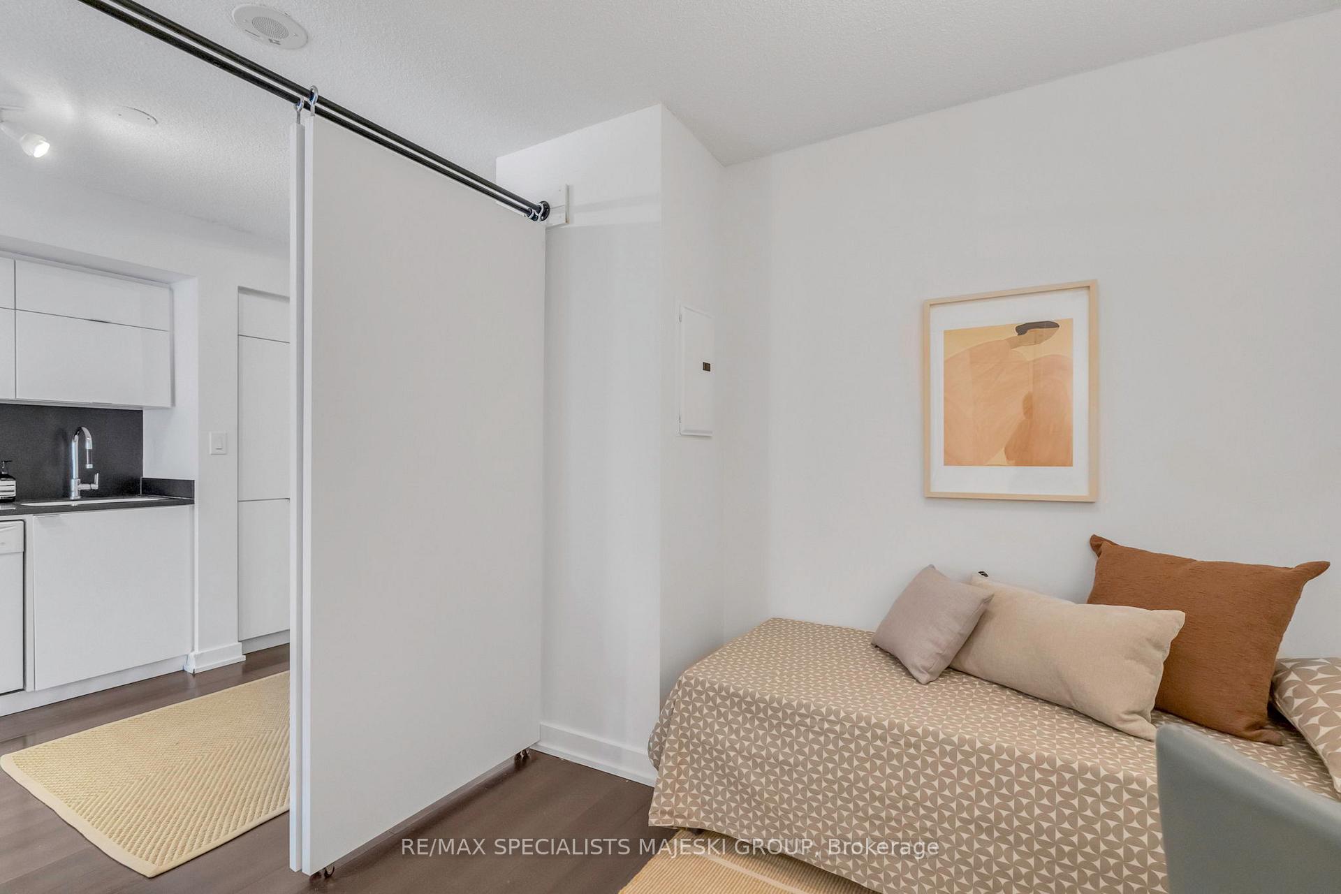 2 Bedrooms Condo at 21 Iceboat,  Toronto For sale