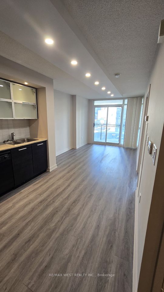 25 Capreol Court