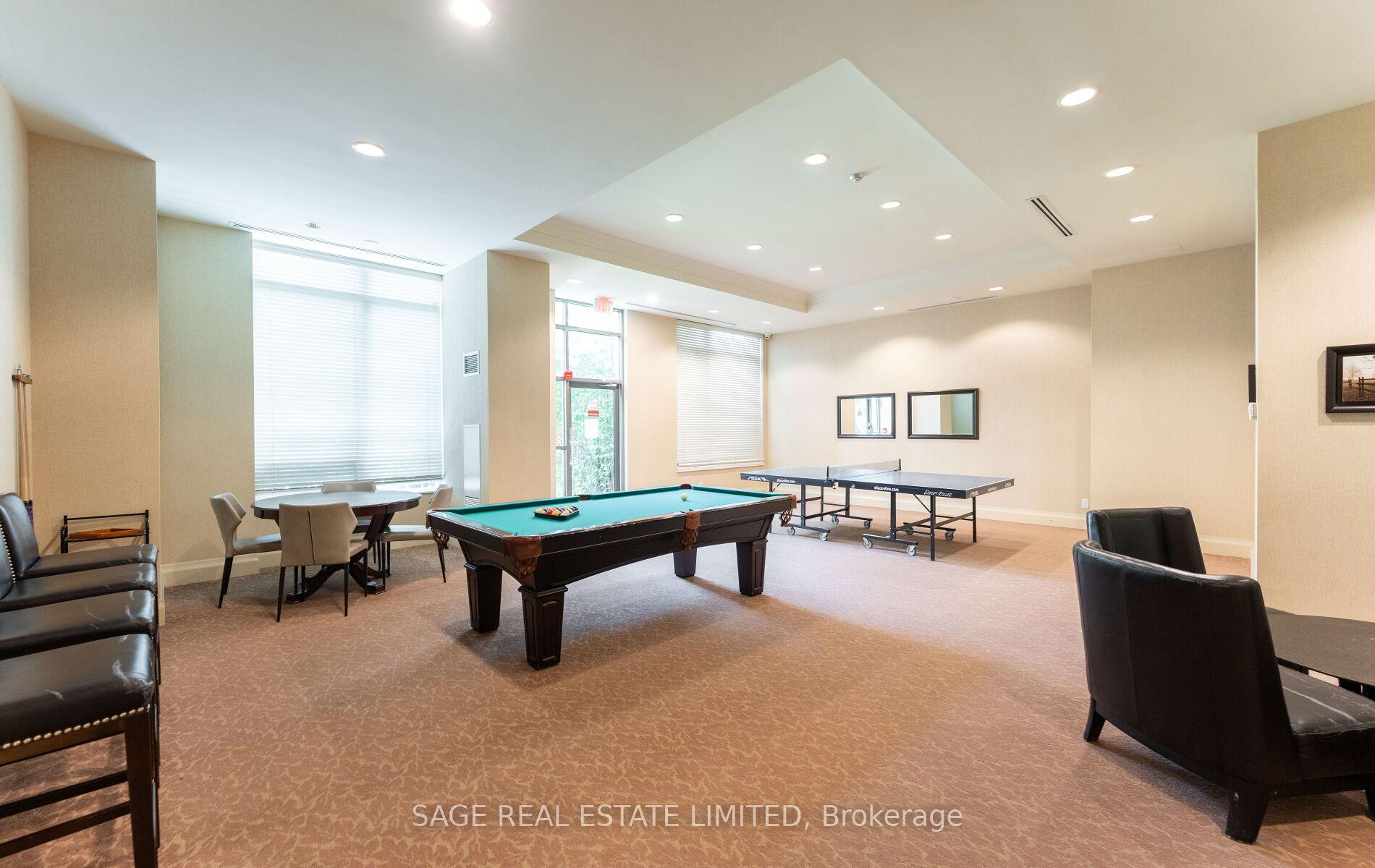2 Bedrooms Condo at 88 Promenade, Vaughan For sale