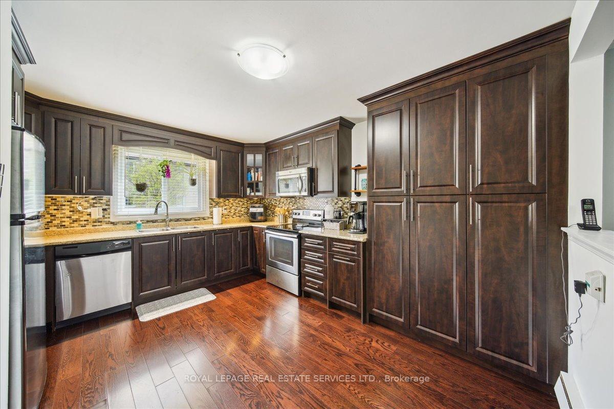 4 Bedrooms Condo at 1450 Sixth, Oakville For sale