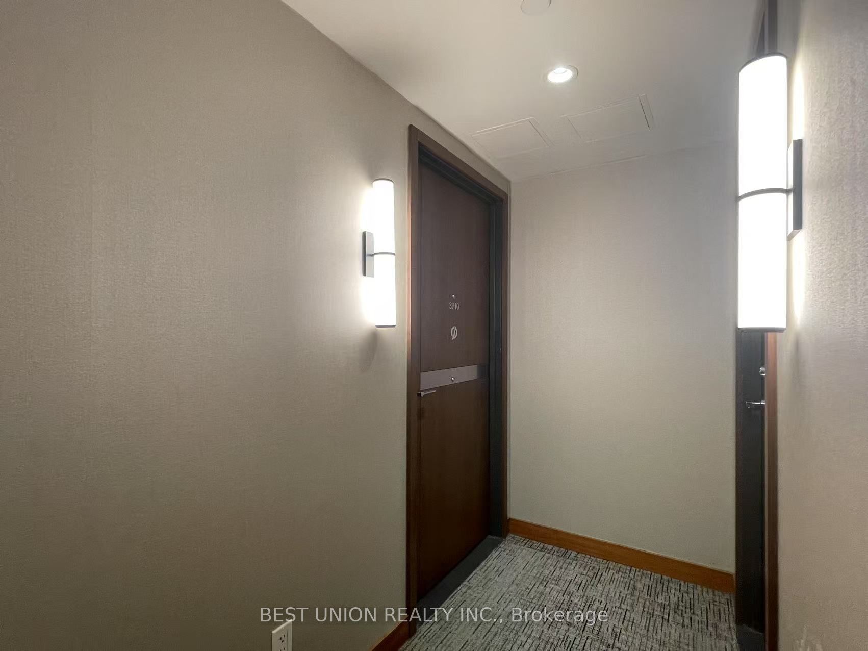 17 Bathurst Street, #3910