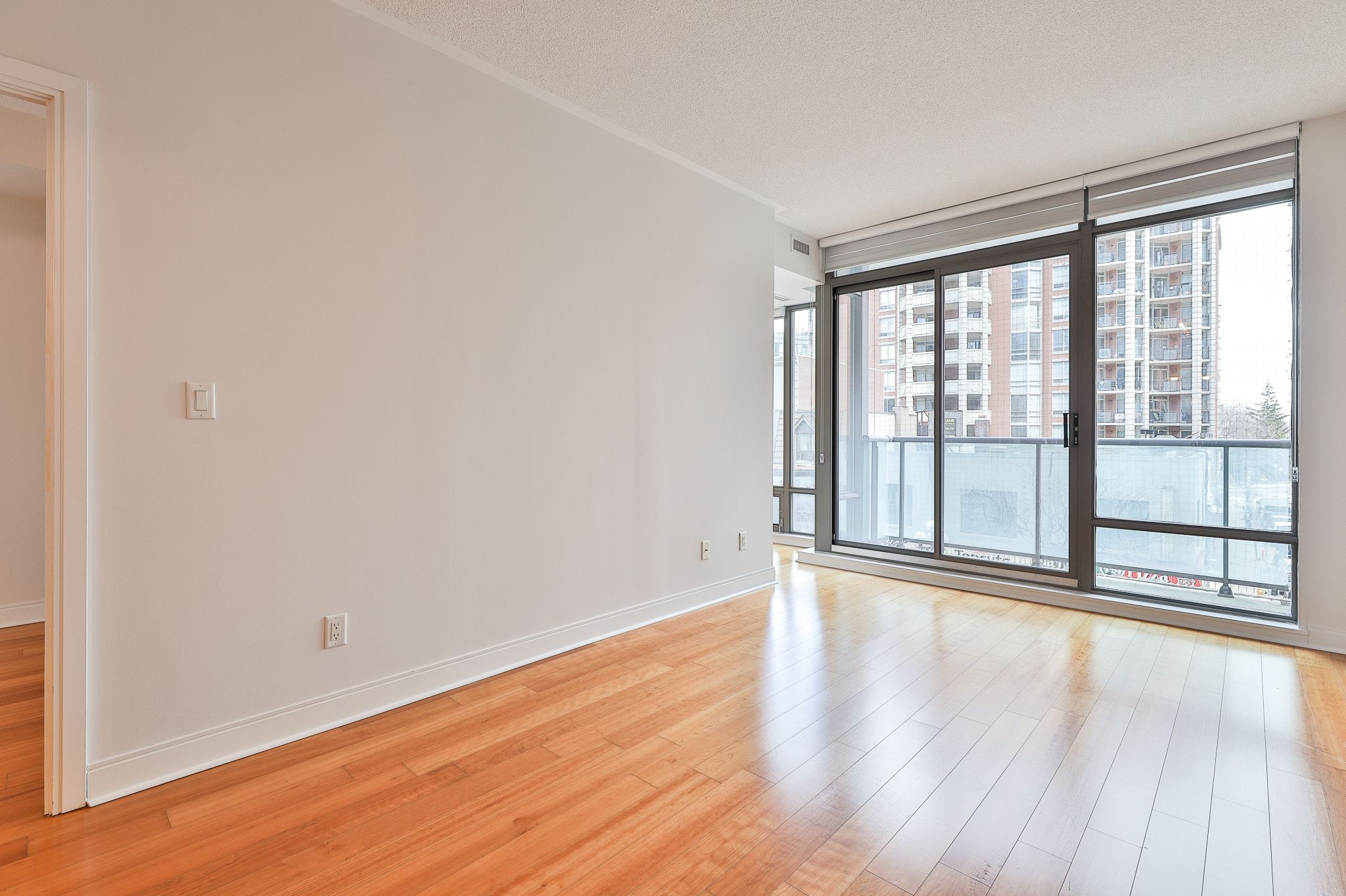 18 Yorkville Avenue 318