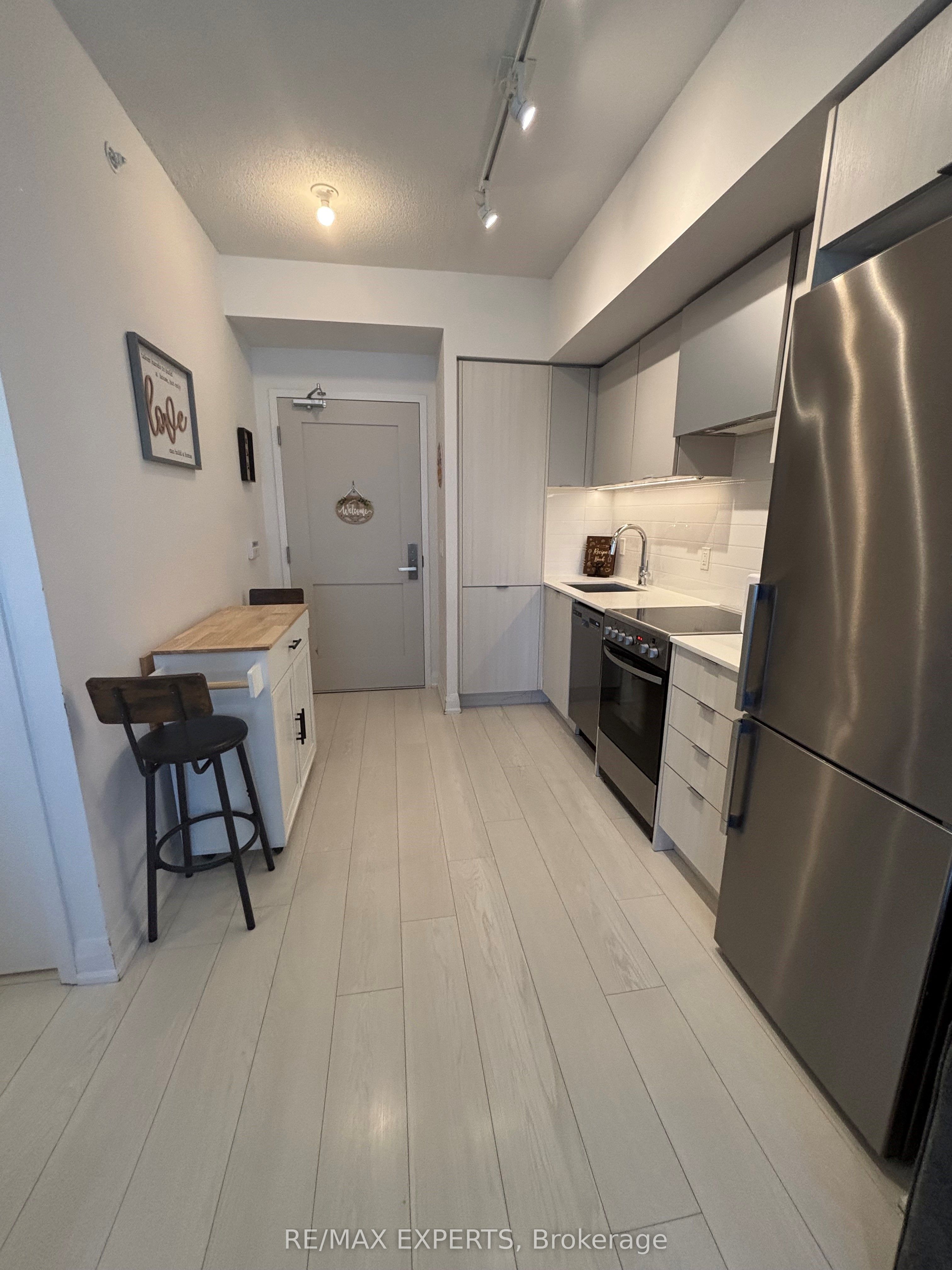 26 Gibbs Road, #731