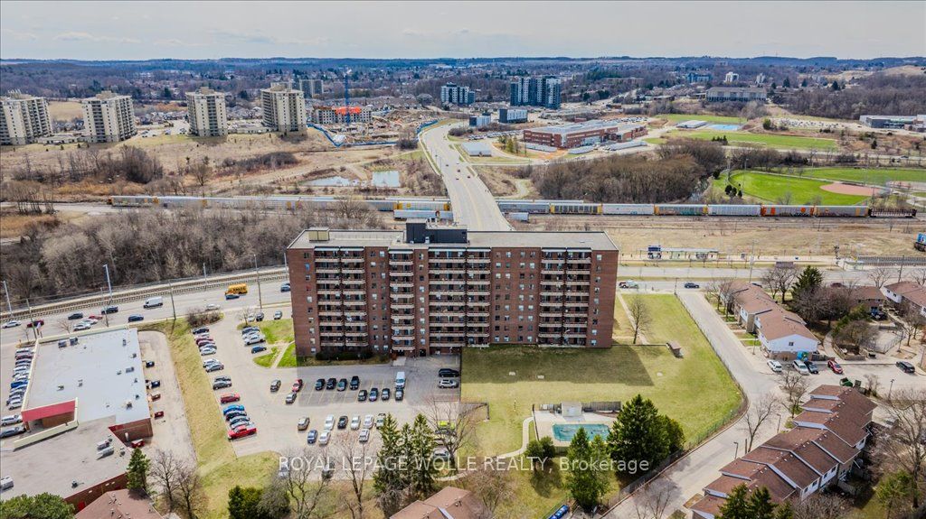 1100 Courtland Avenue E, #208