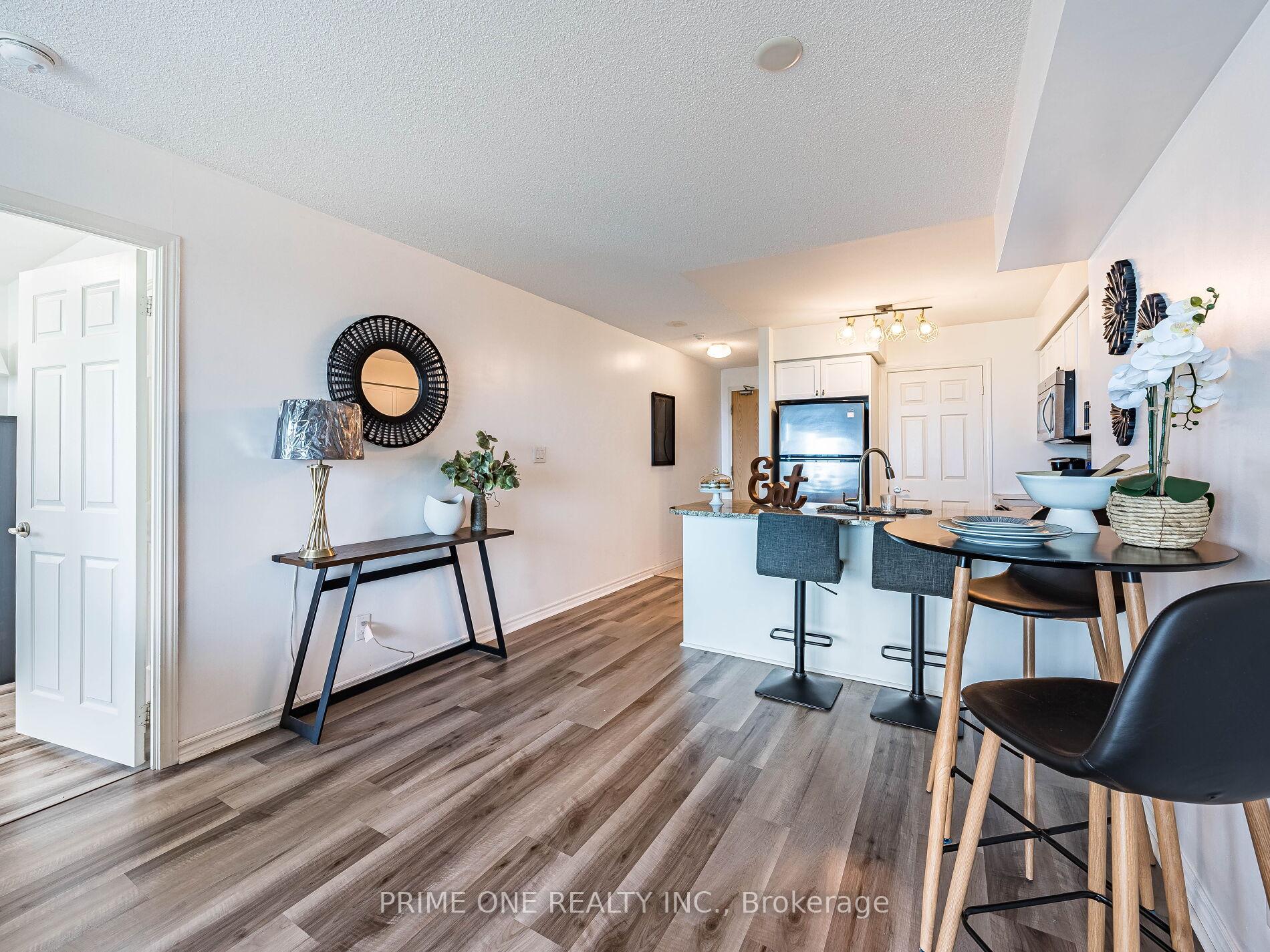 2 Bedrooms Condo at 88 Grangeway, Toronto For sale