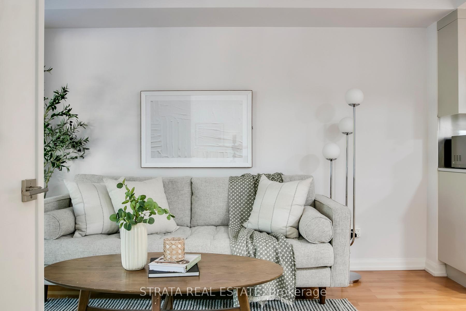 1 Bedroom Condo at 111 Elizabeth, Toronto For sale